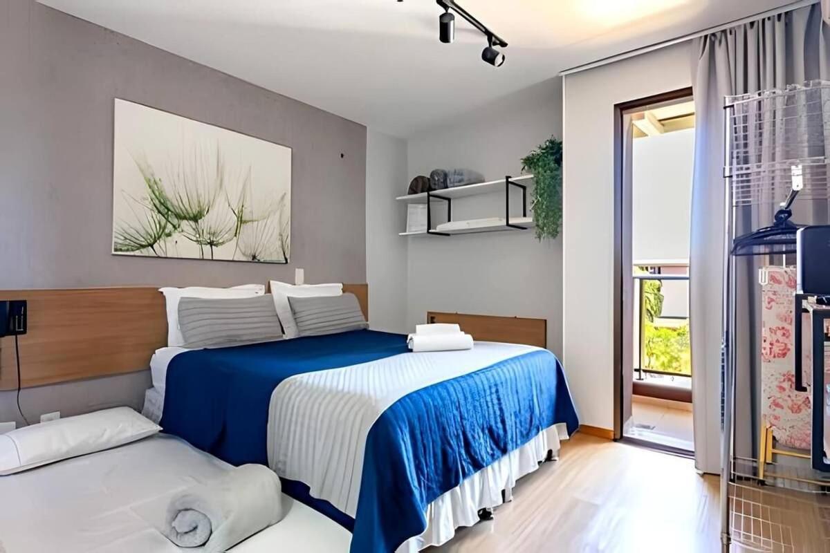 Life Resort beira lago próx a esplanada