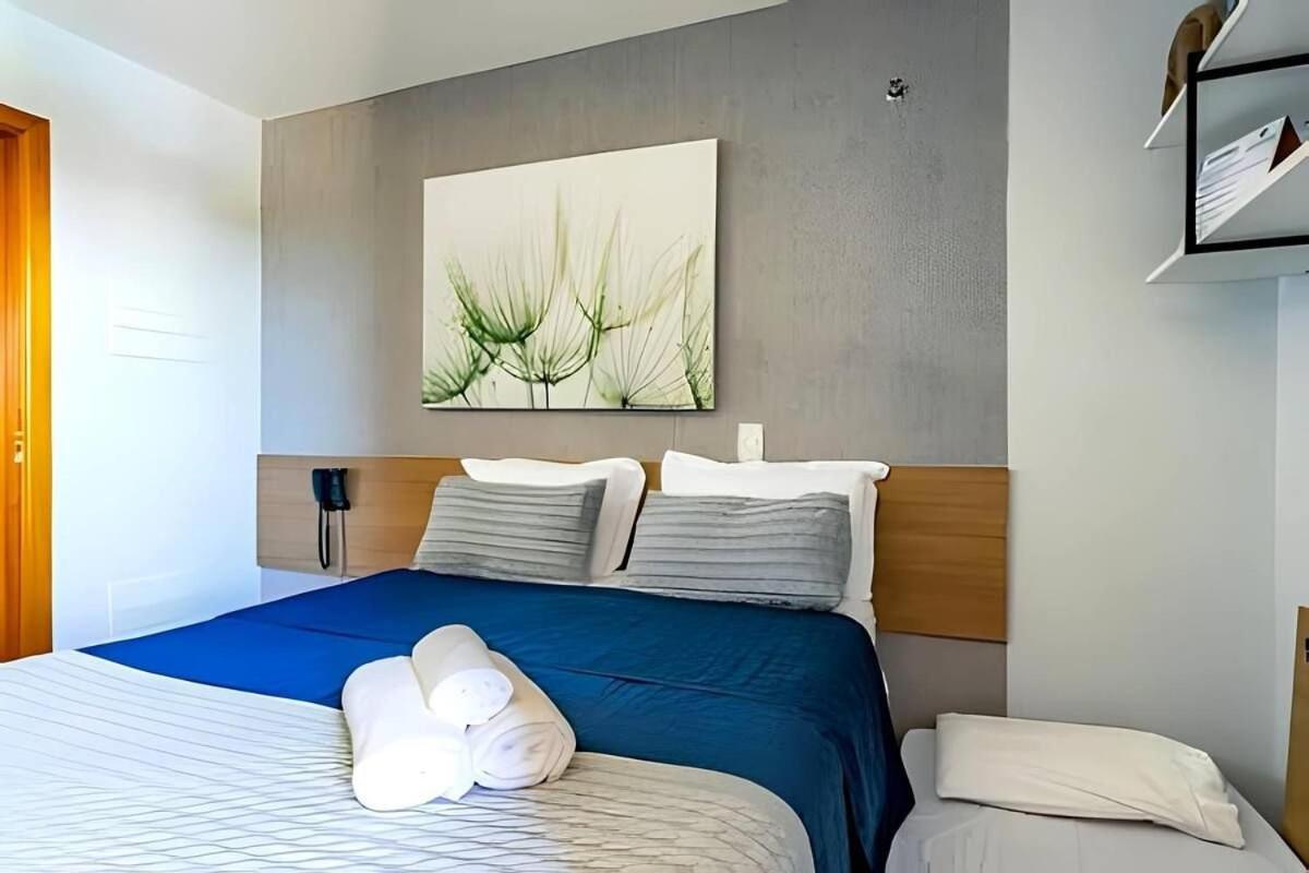 Life Resort beira lago próx a esplanada
