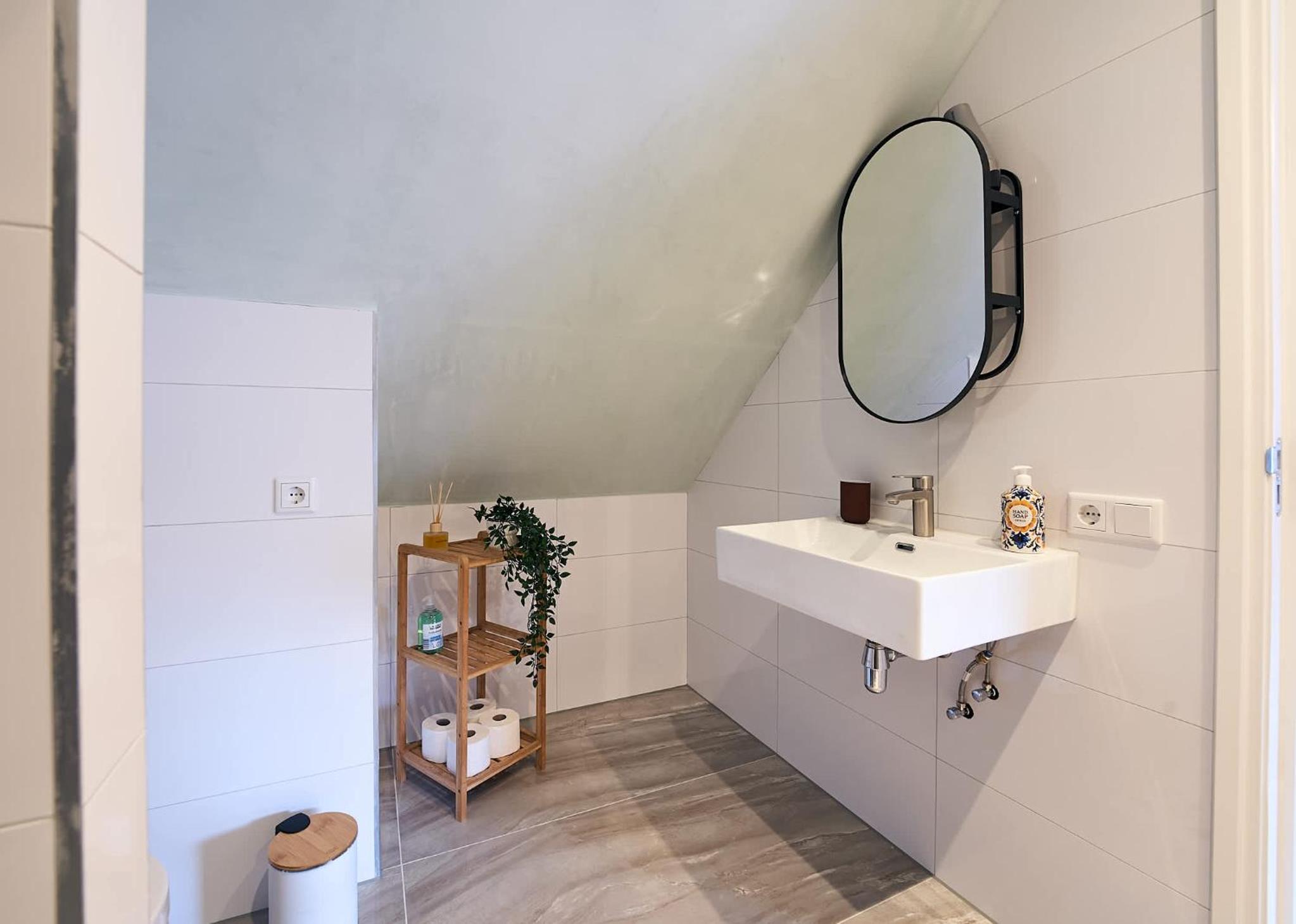 Stratum's Apartment 2 No Kitchen Jean-Michels Place view 4