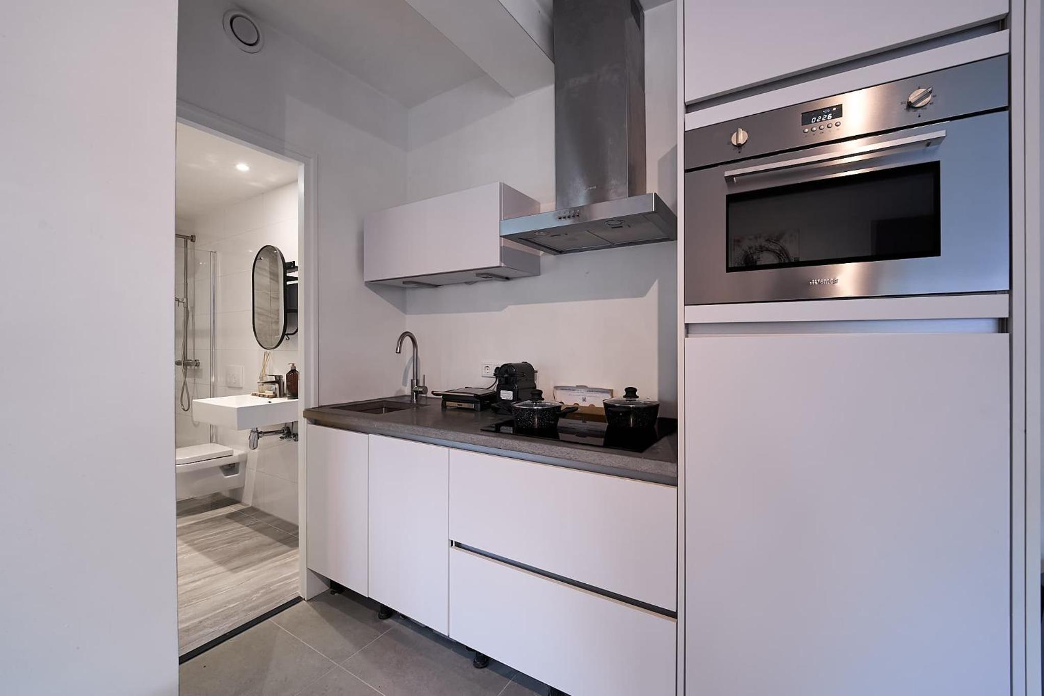 Stratum Apartment No Kitchen Mario's - By T&S