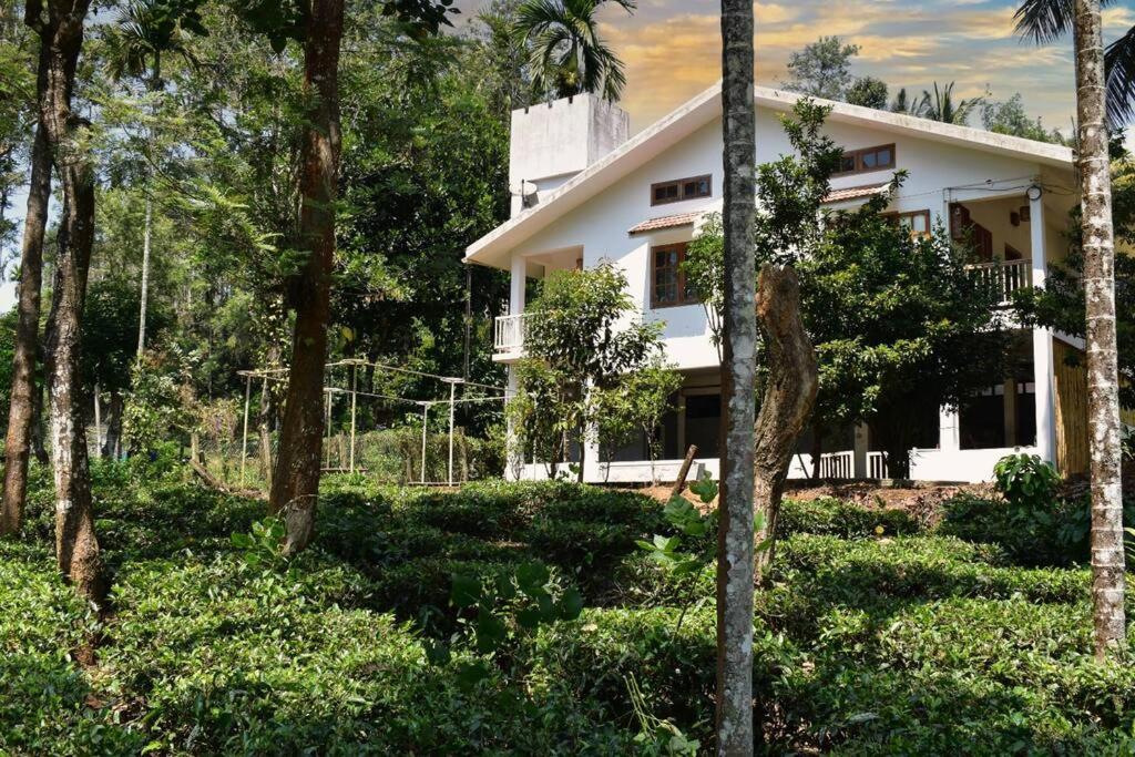 Green Shadows-The Tea Plantation Private Villa by Luxdens Hotels view 2
