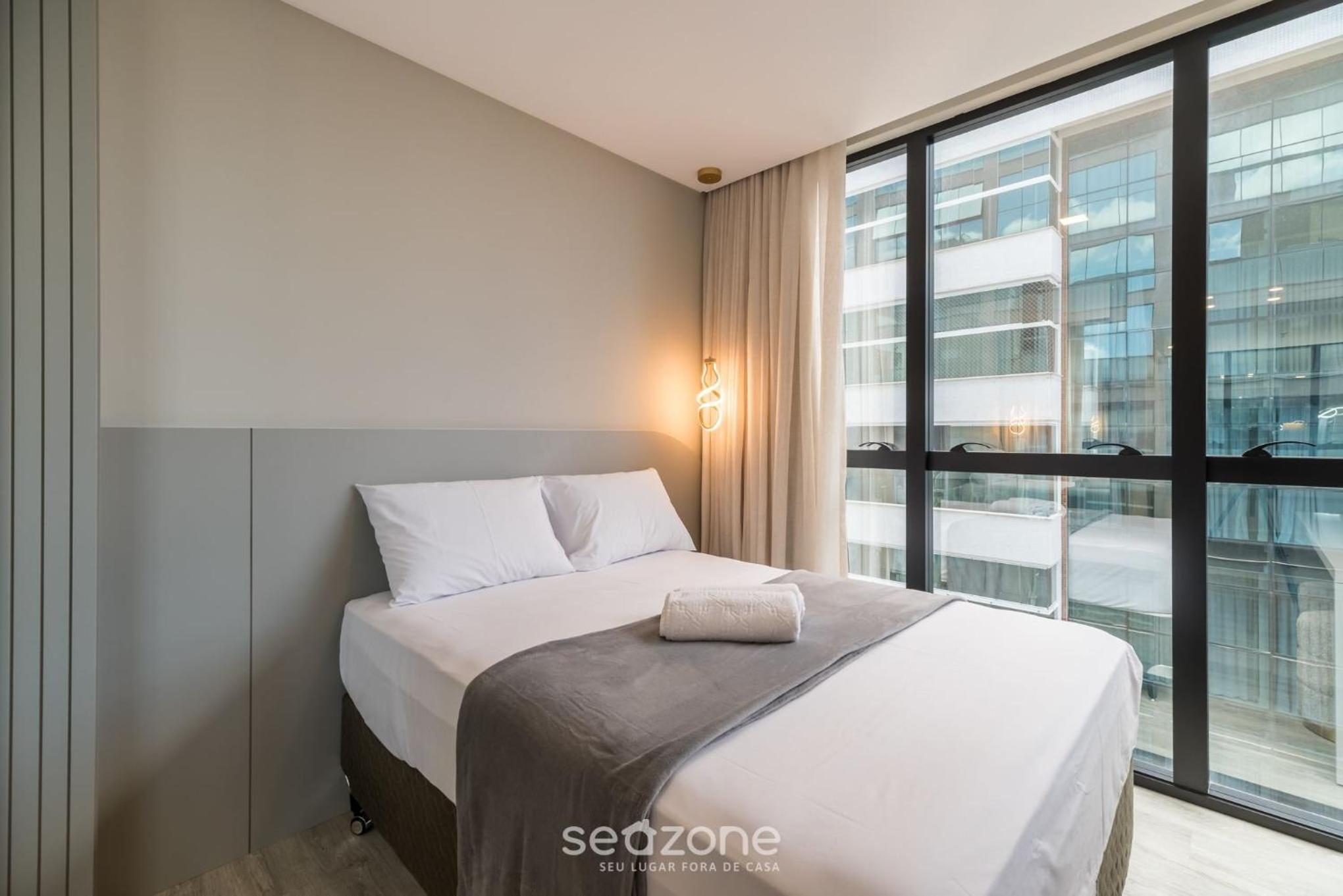 IFT - Ed. Infinity Tower Flat 350m from Meia Praia