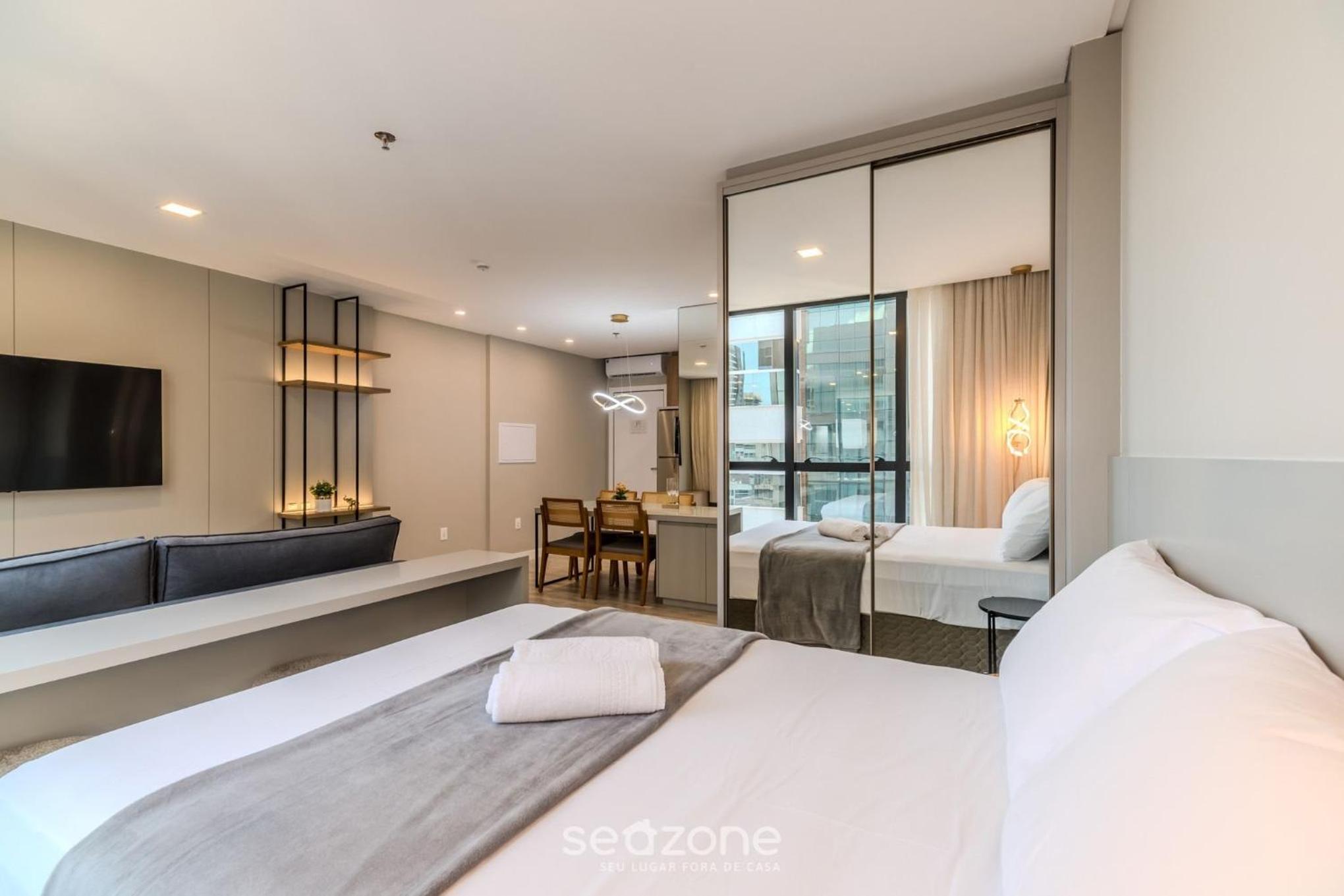 IFT - Ed. Infinity Tower Flat 350m from Meia Praia