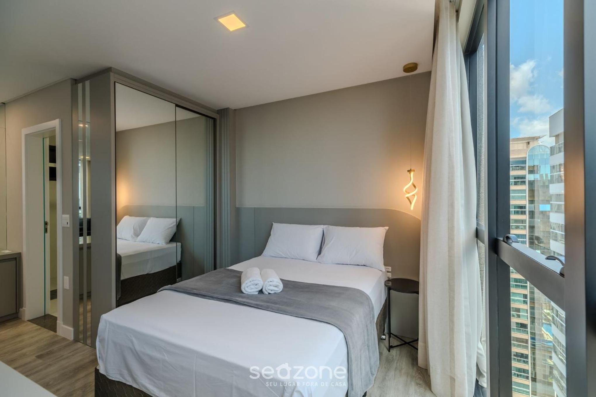 IFT - Ed. Infinity Tower Flat 350m from Meia Praia