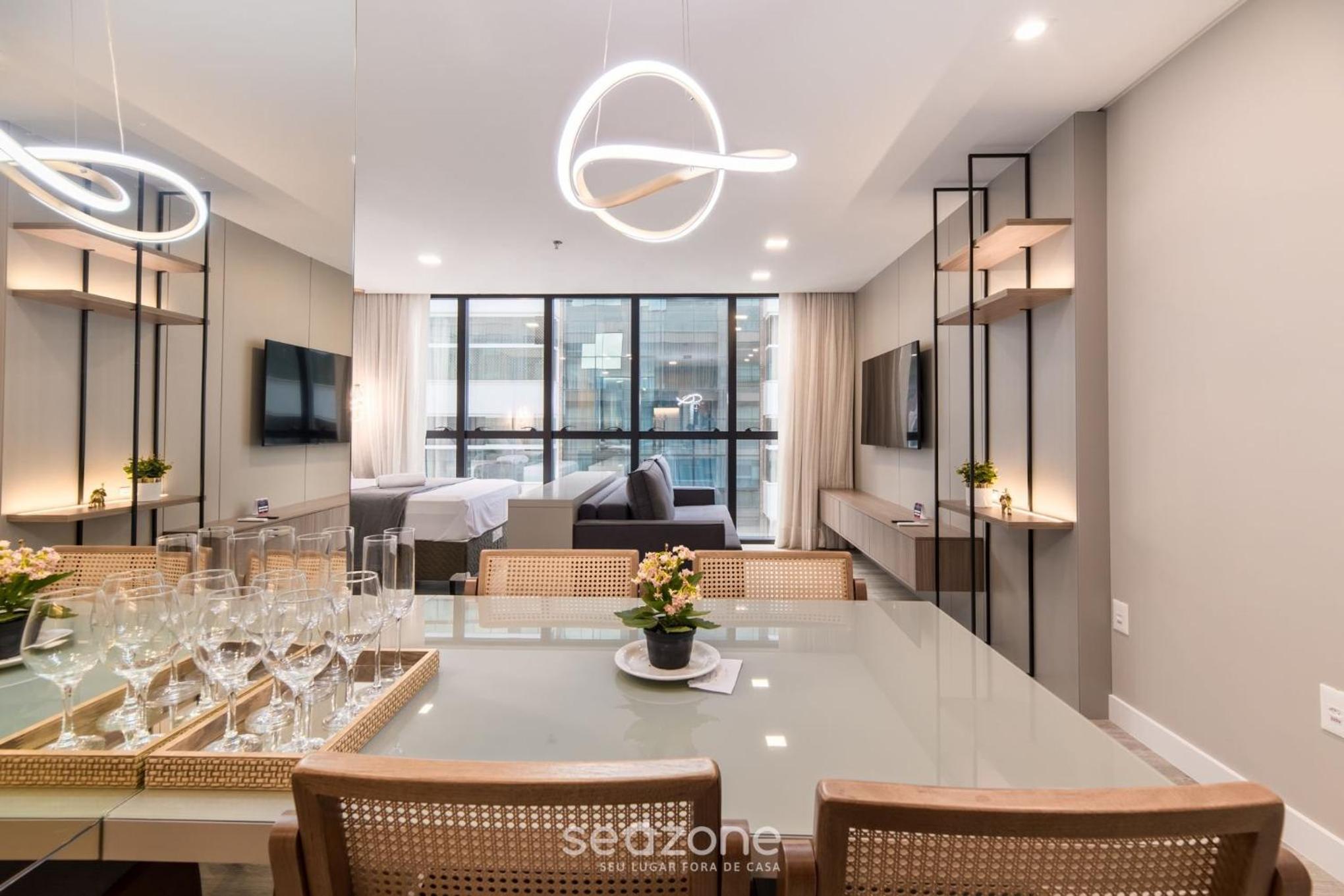 IFT - Ed. Infinity Tower Flat 350m from Meia Praia