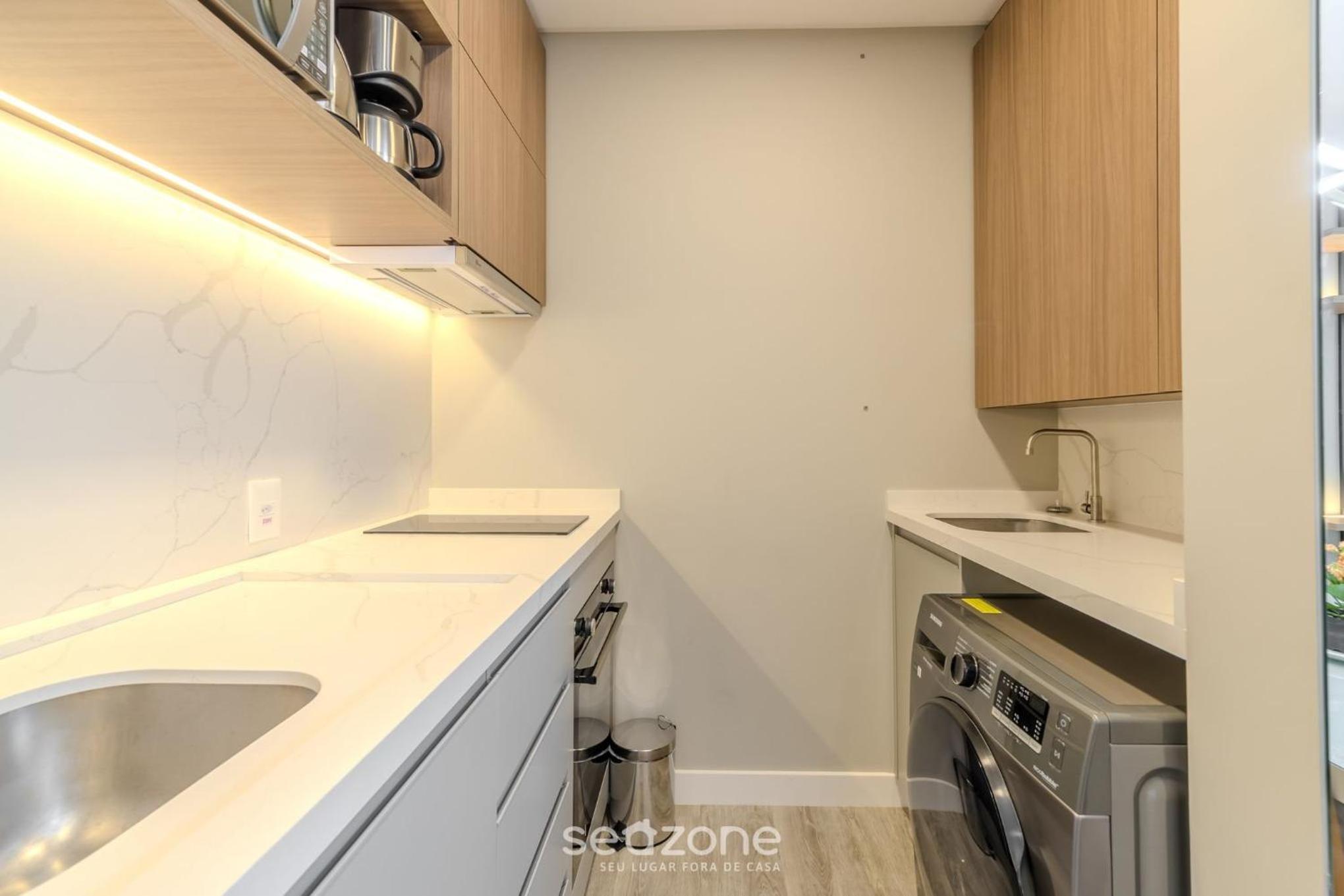 IFT - Ed. Infinity Tower Flat 350m from Meia Praia