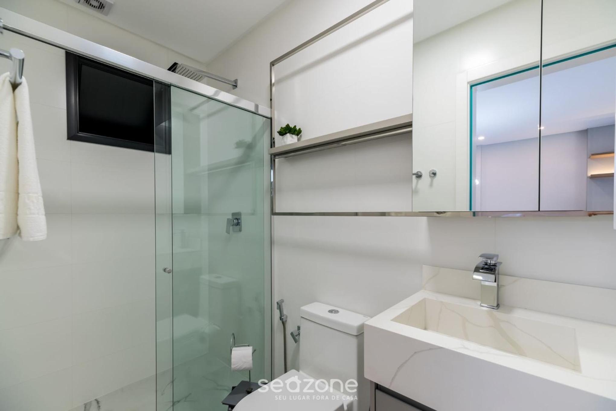 IFT - Ed. Infinity Tower Flat 350m from Meia Praia