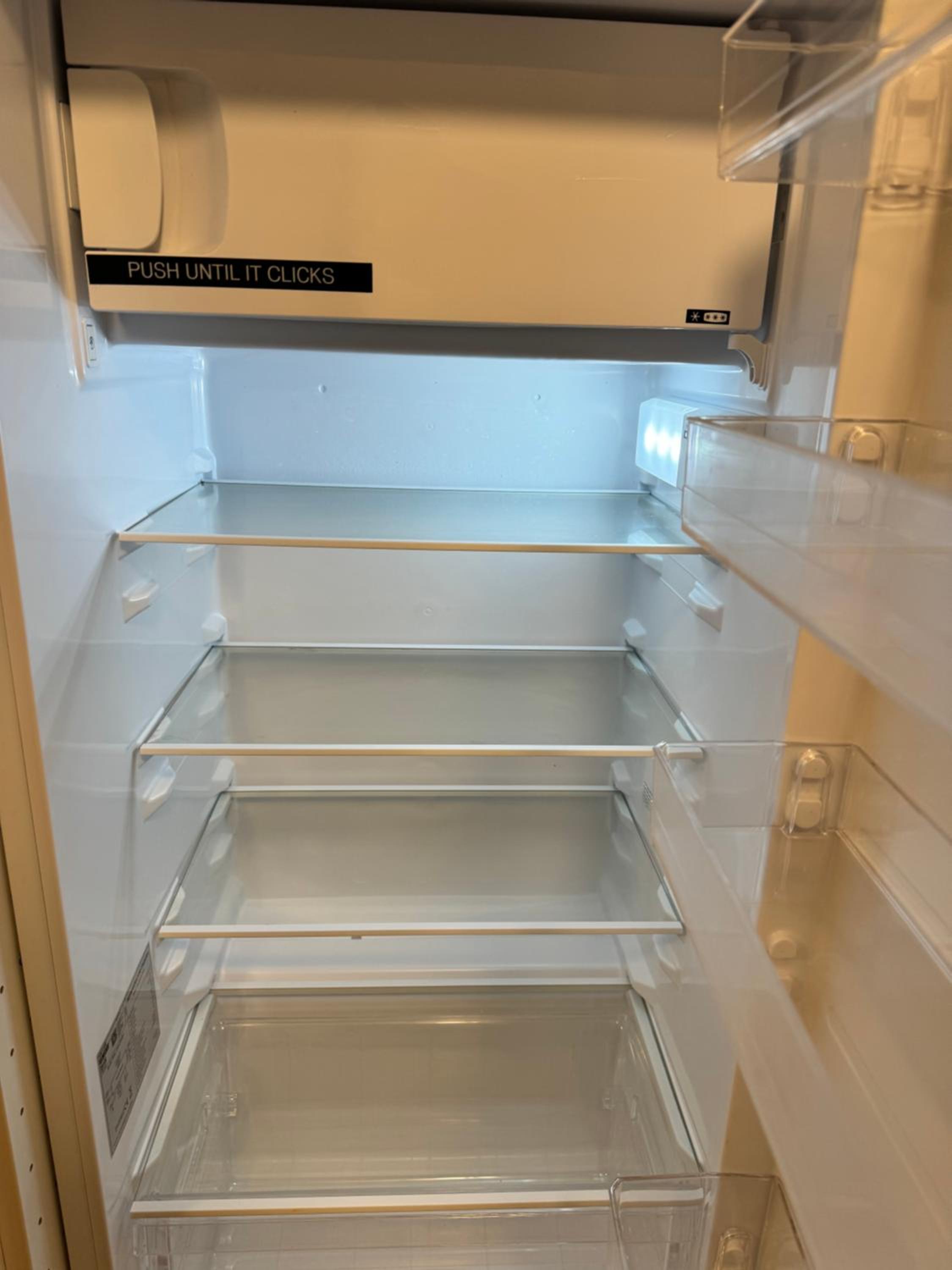 Cozy City Center, 4 Bedroom, New Kitchen, 120sq, 5min walk to Main Station