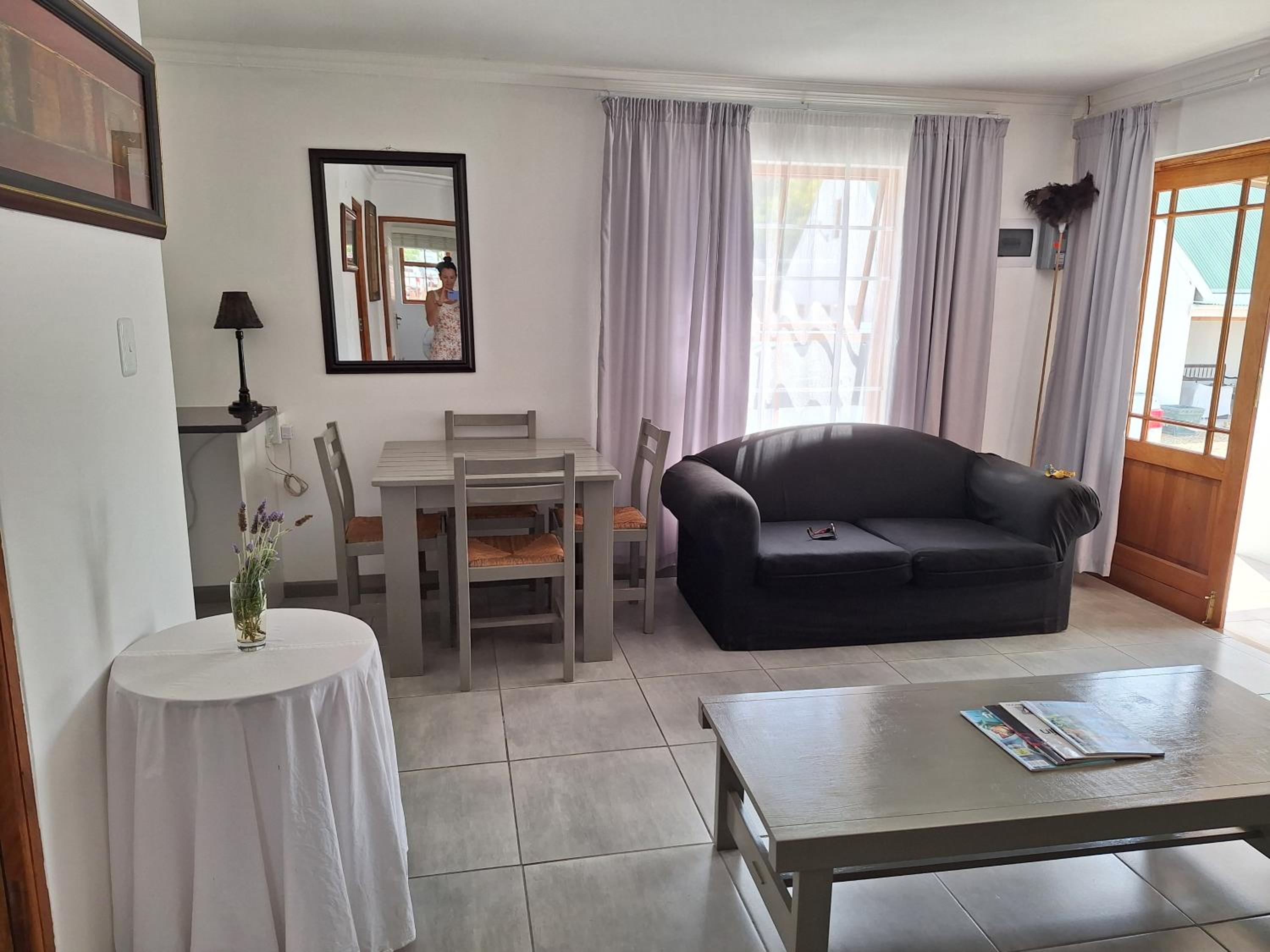 Karoo De Rust Cottages view 5