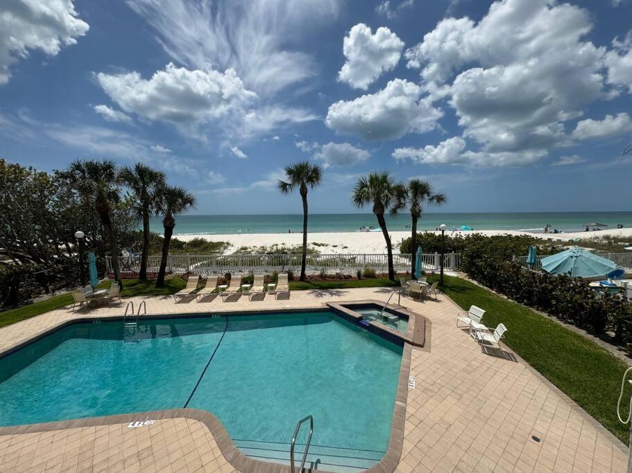 Barefoot Shores