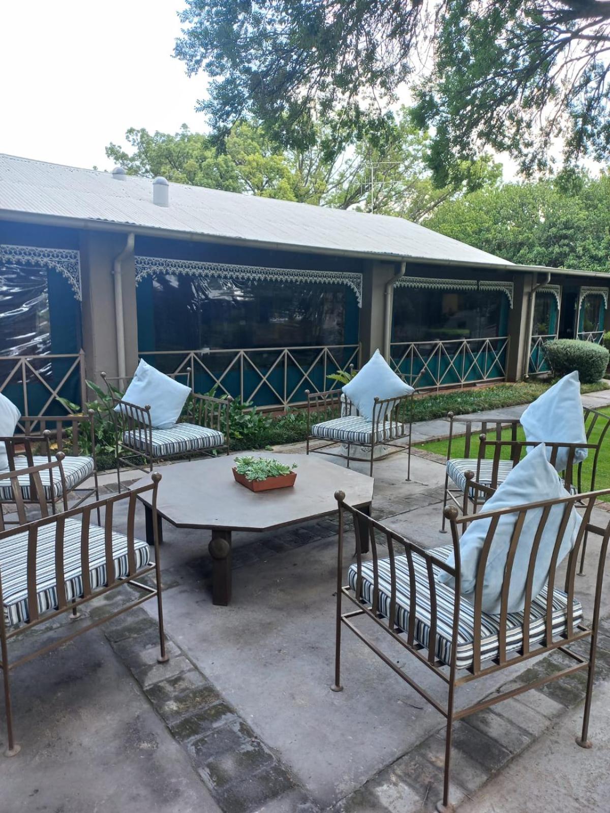 J'Cups Guest House