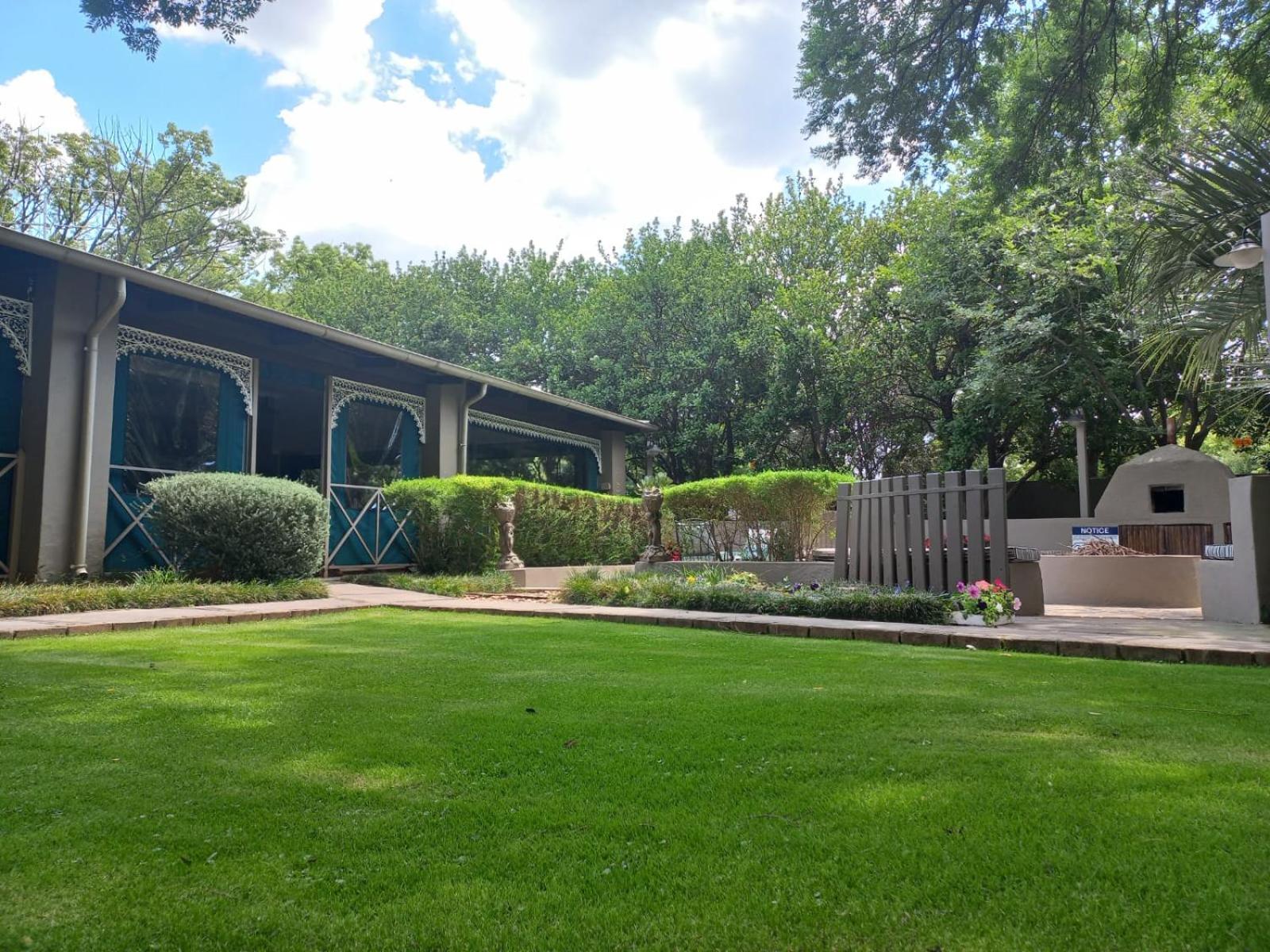J'Cups Guest House
