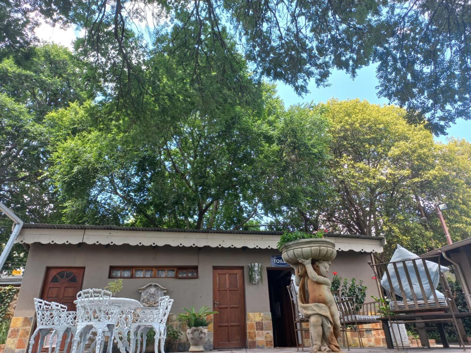 J'Cups Guest House
