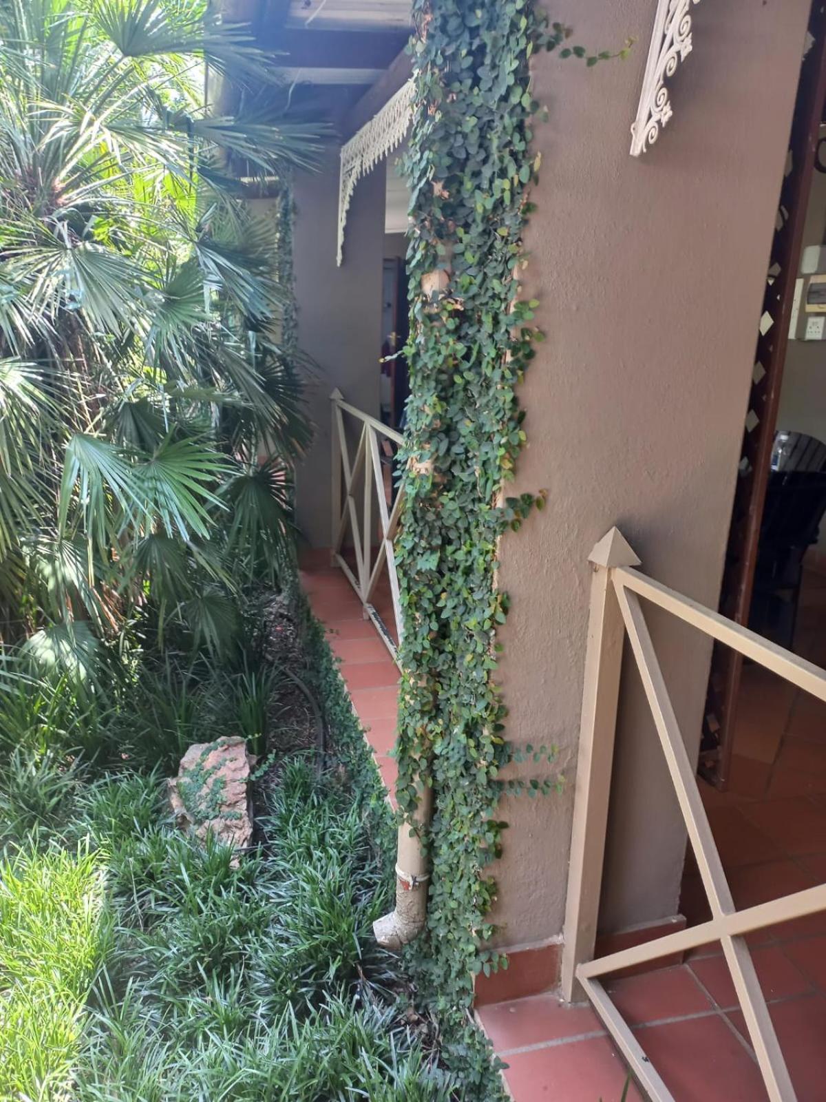 J'Cups Guest House
