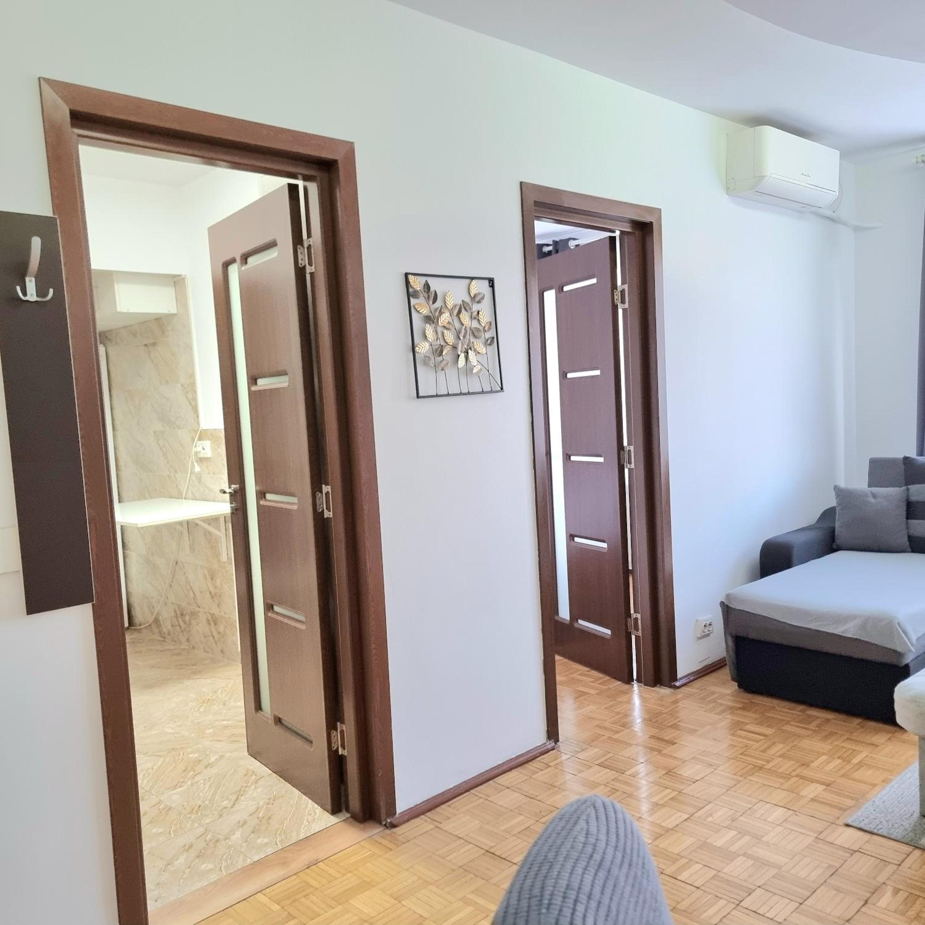 Landmark View - ConcertHall - CHIC Comfort 1BDR view 3