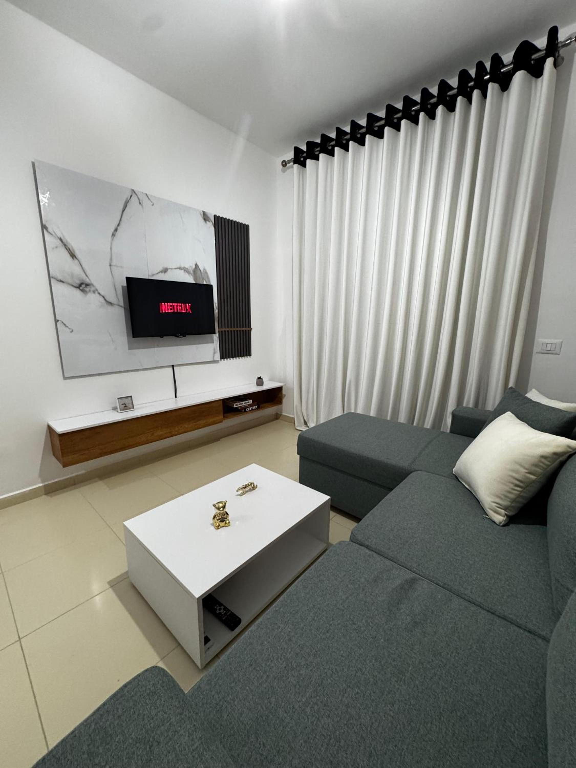 Aaron's Suite Apartment