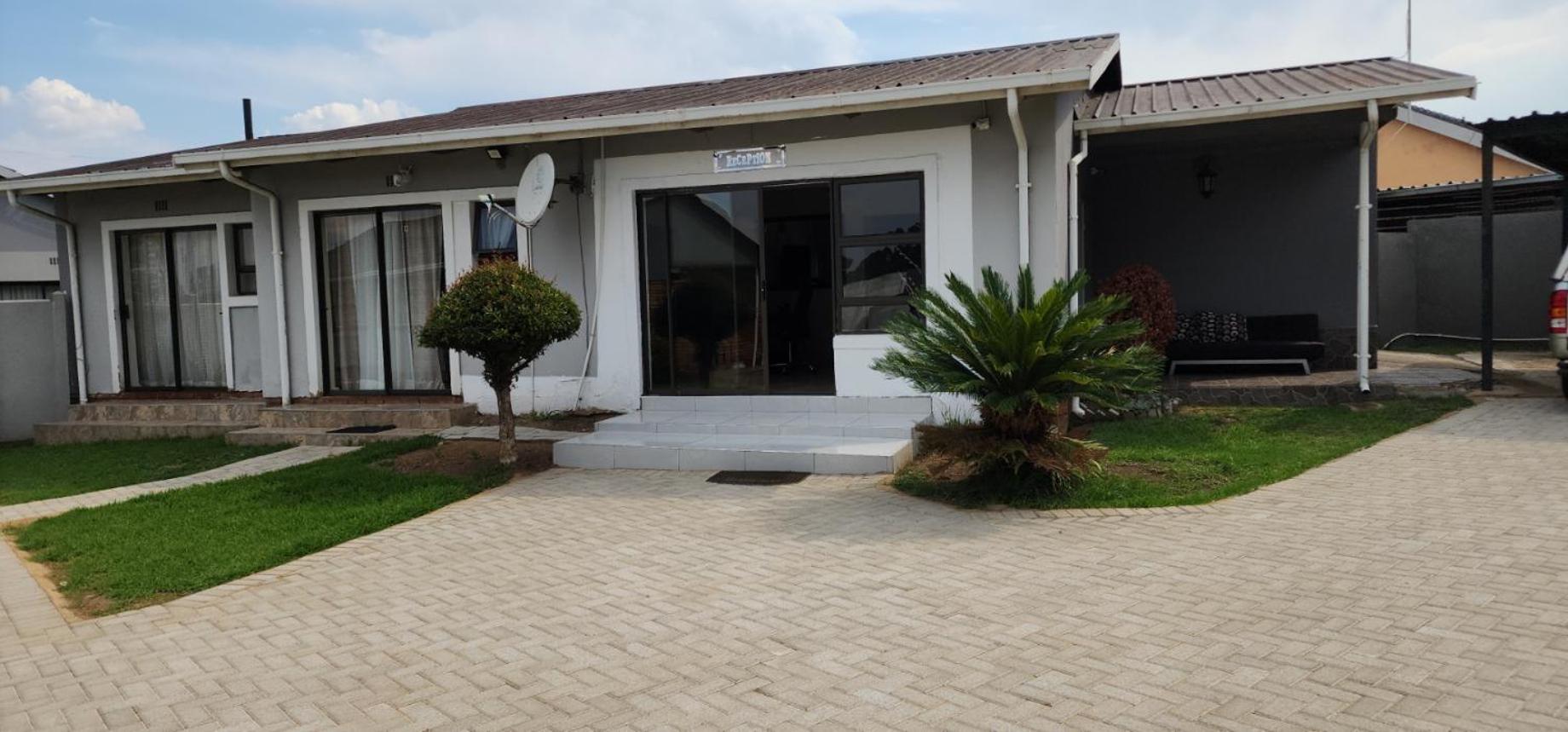 Hotel Carnival View Guest Lodge and spa