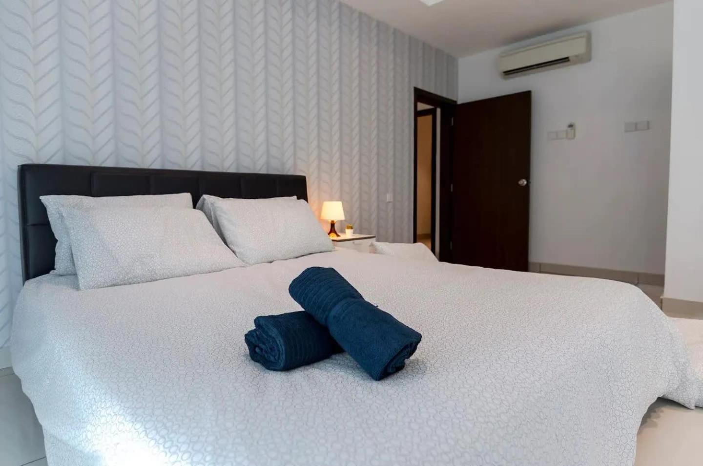 A Chic 3BR KSL DEsplanade Residence FREE Parking