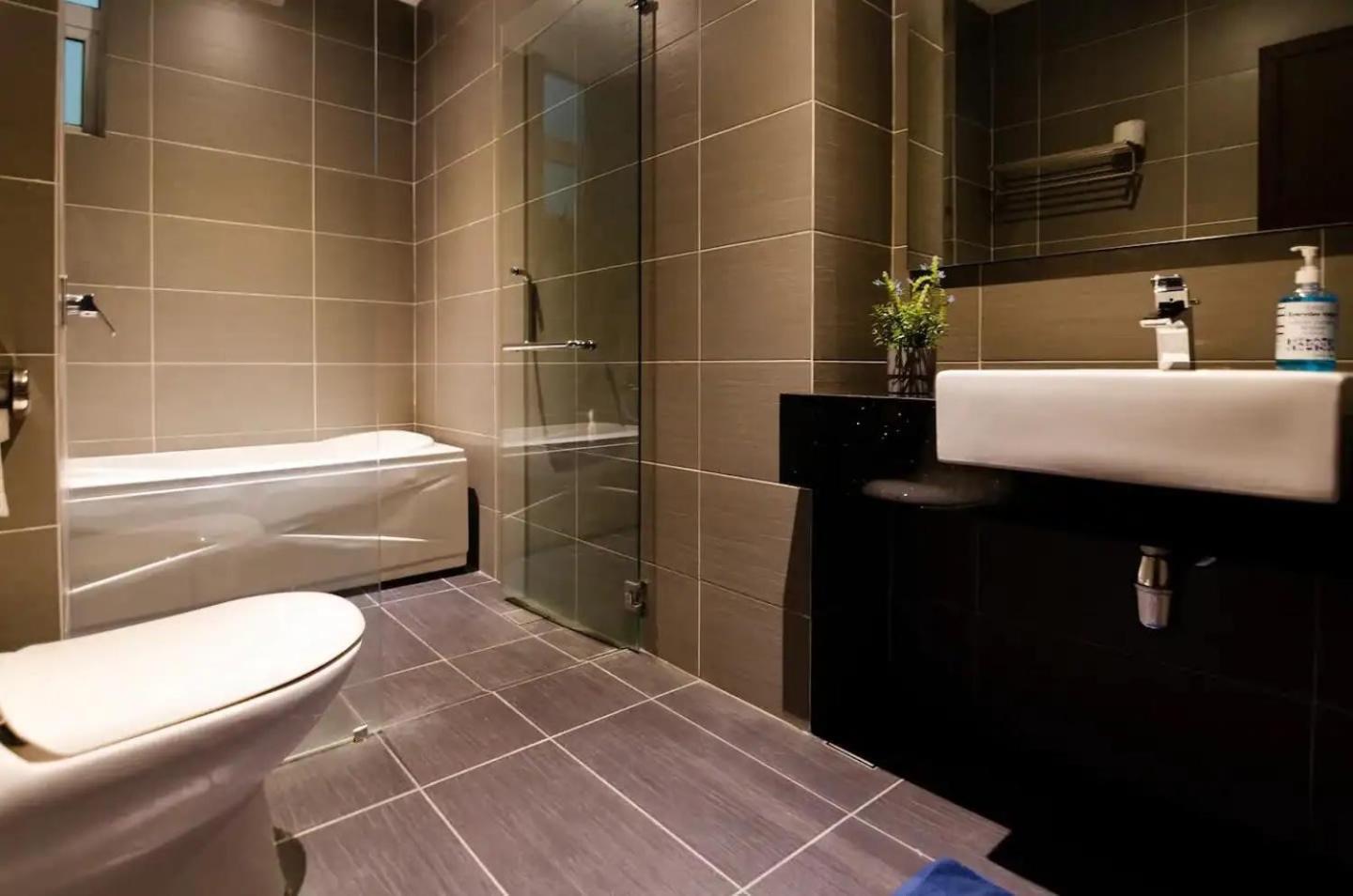 A Chic 3BR KSL DEsplanade Residence FREE Parking