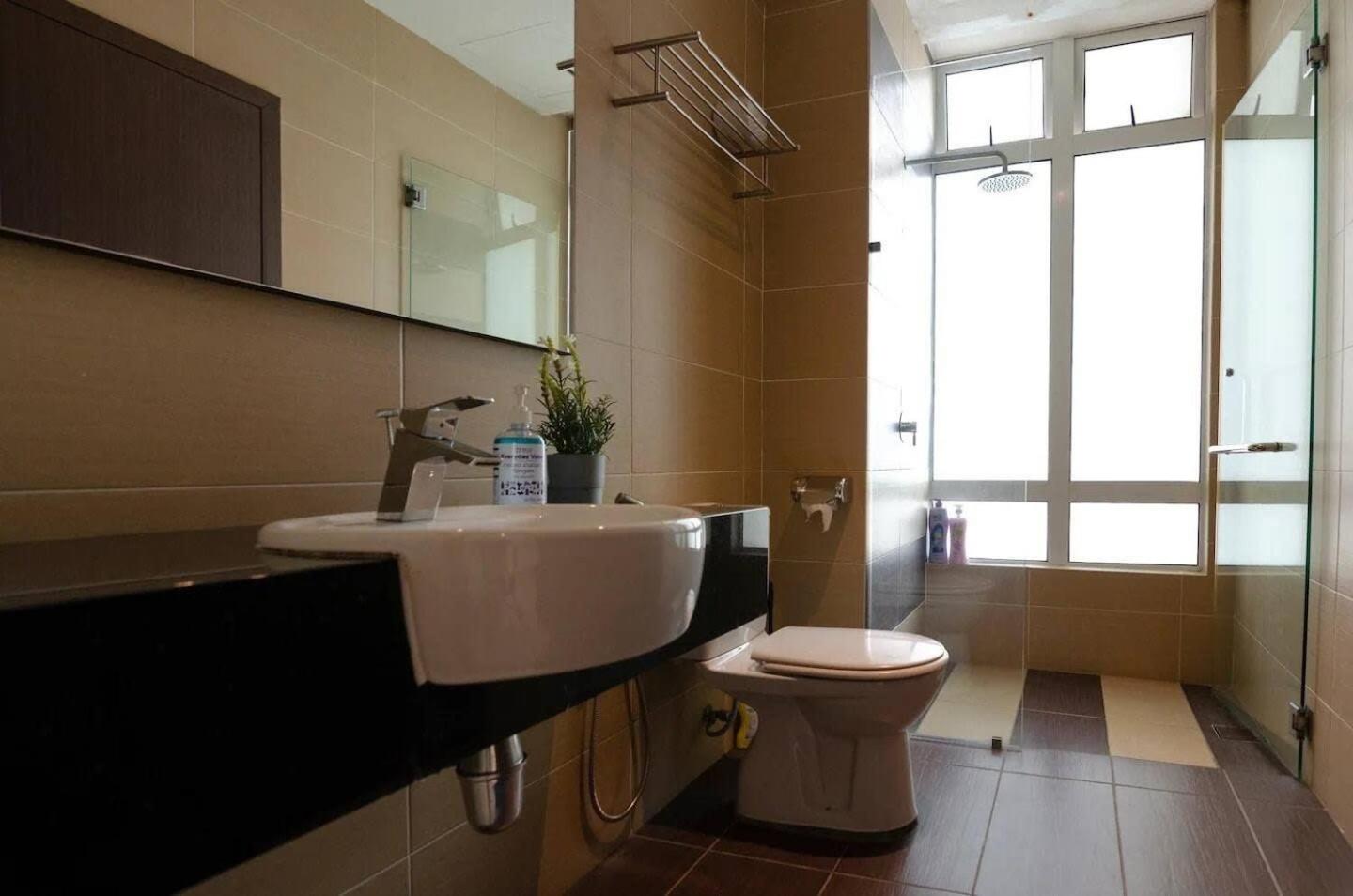 A Chic 3BR KSL DEsplanade Residence FREE Parking