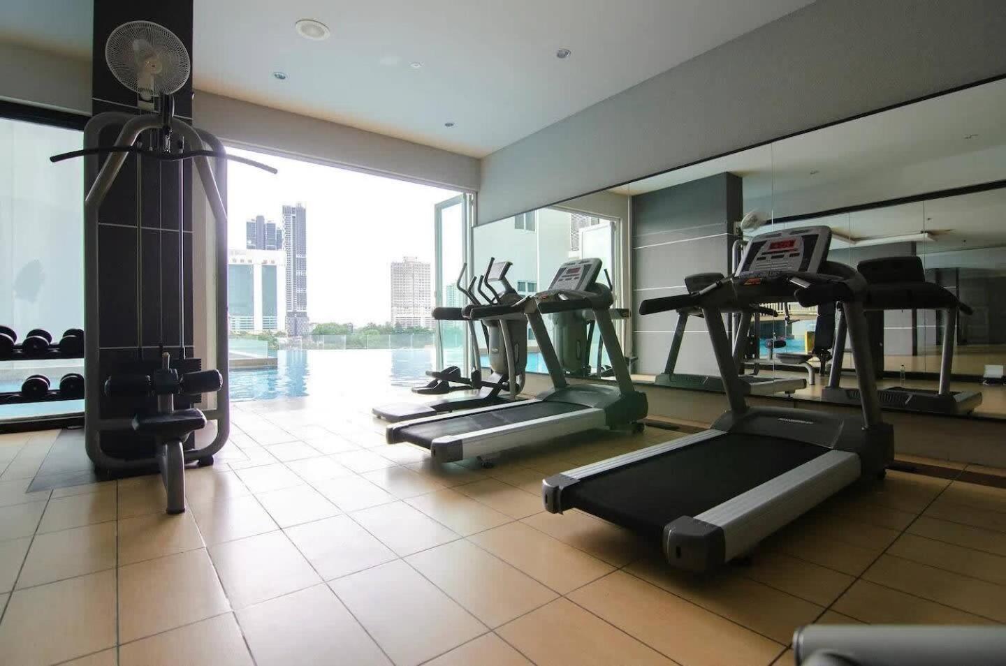 A Chic 3BR KSL DEsplanade Residence FREE Parking