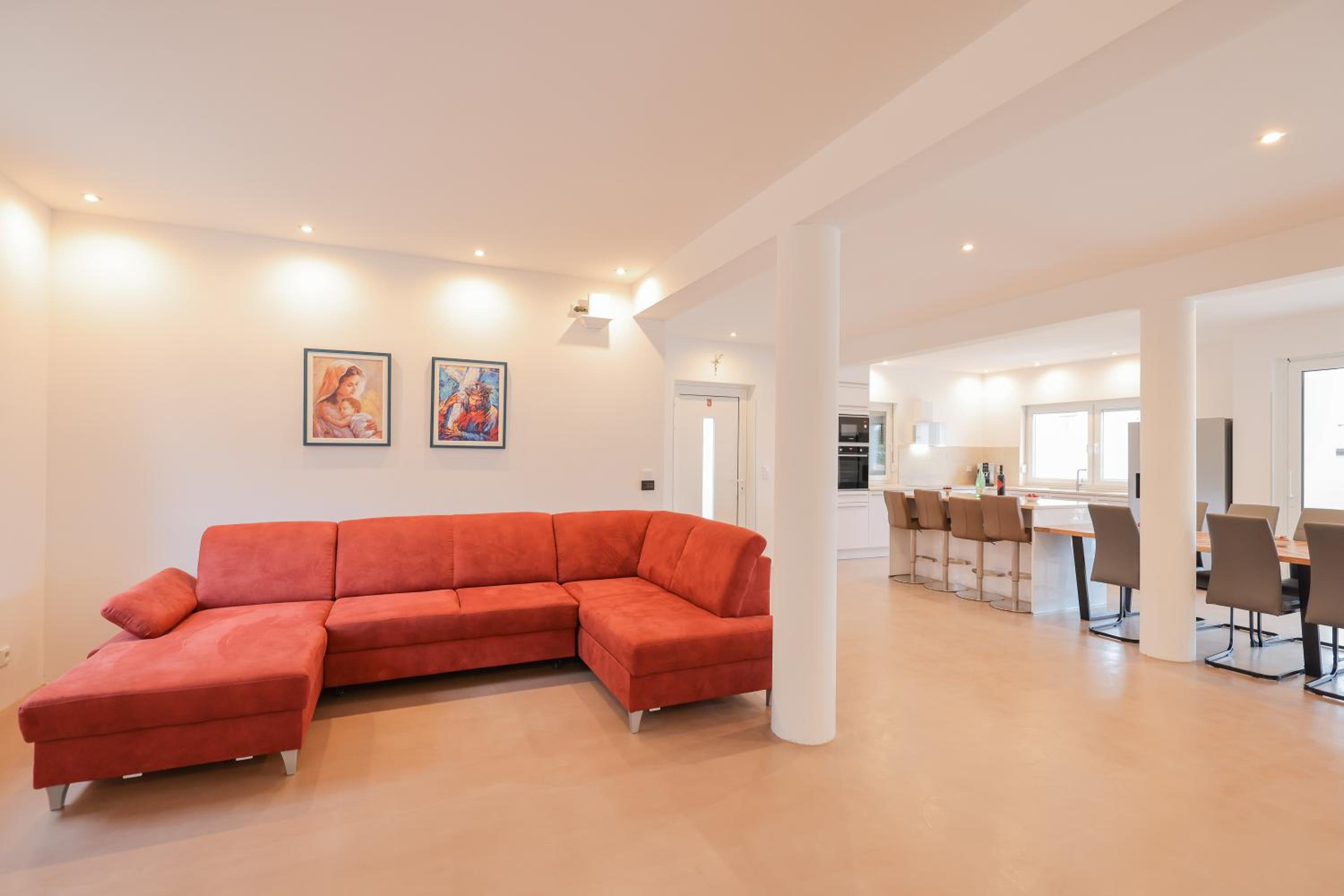Luxury eight bedroom villa with swimming pool and jacuzzi 100 meters from the sea view 4
