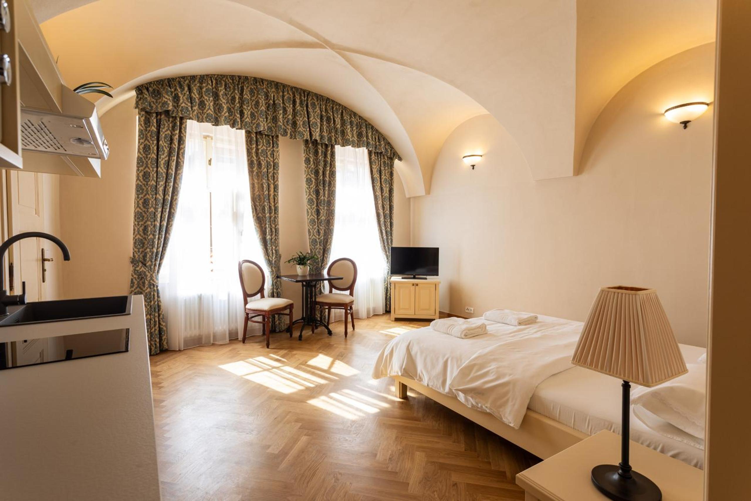 Residence Thunovska