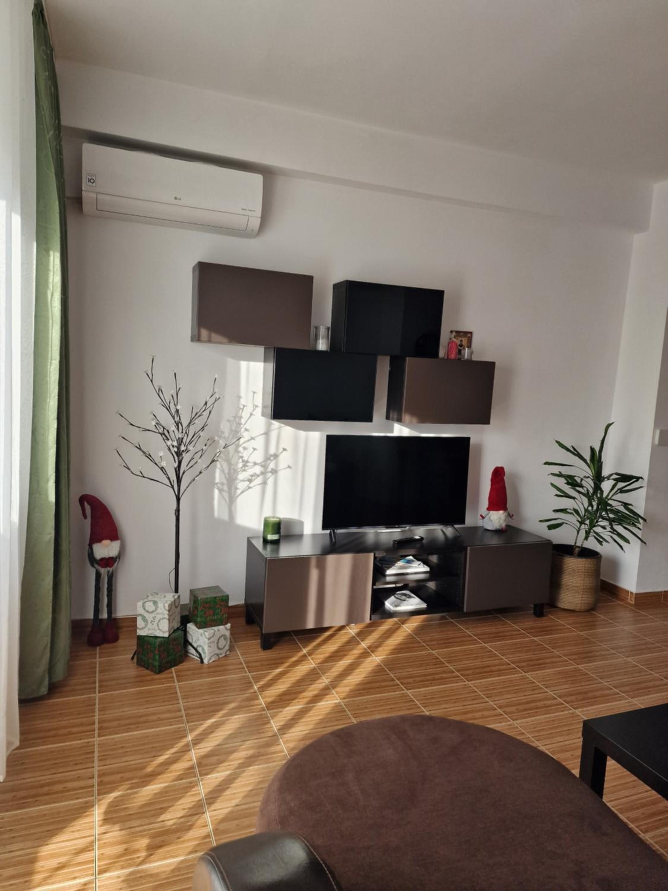 Cosy Spacious Apartment with Parking, Wi-Fi, Smart-TV Netflix view 5
