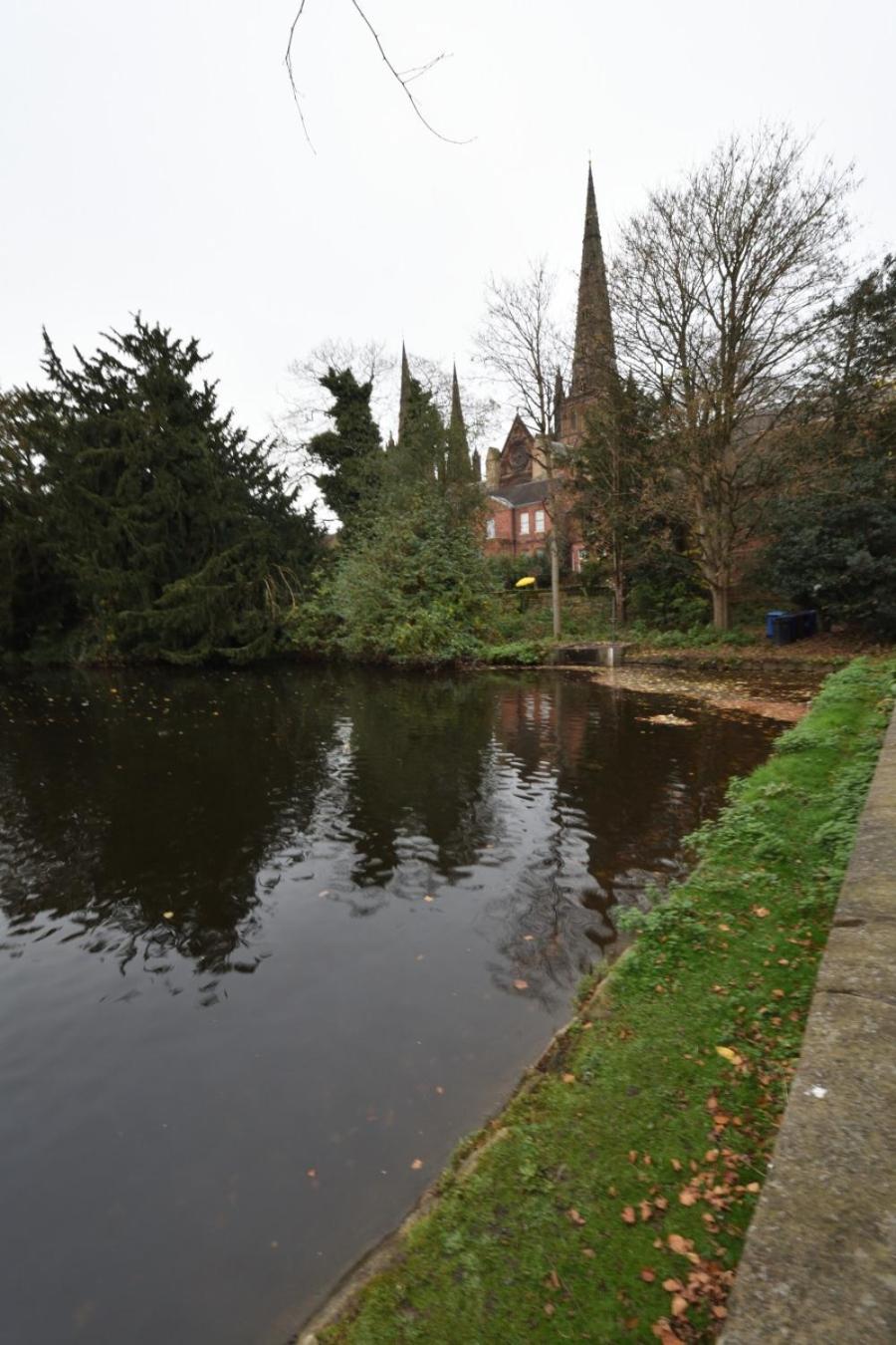 Samuels' a beautiful cosy duplex apartment just a 2 minute walk from the Garrick Theatre view 5