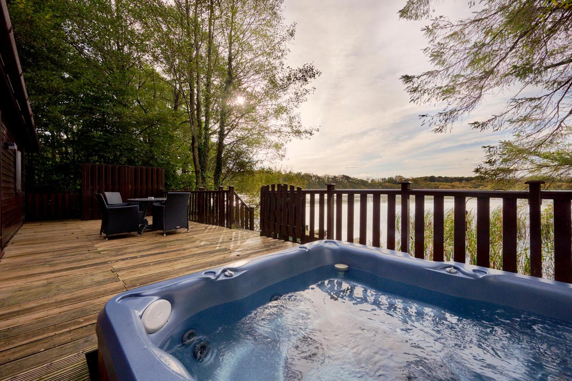 Buzzard Lodge with Hot-tub