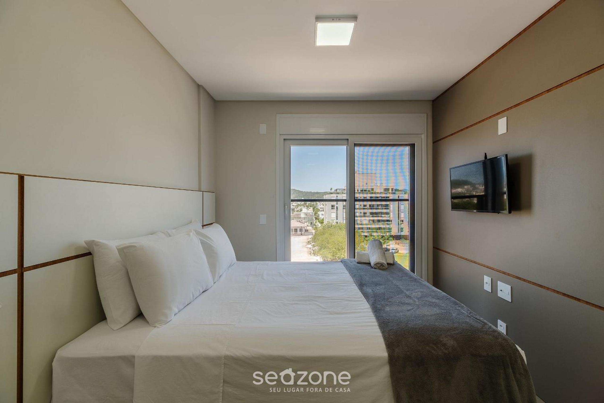 Cond Apartments Vila do Lago in Jurerê - VLO
