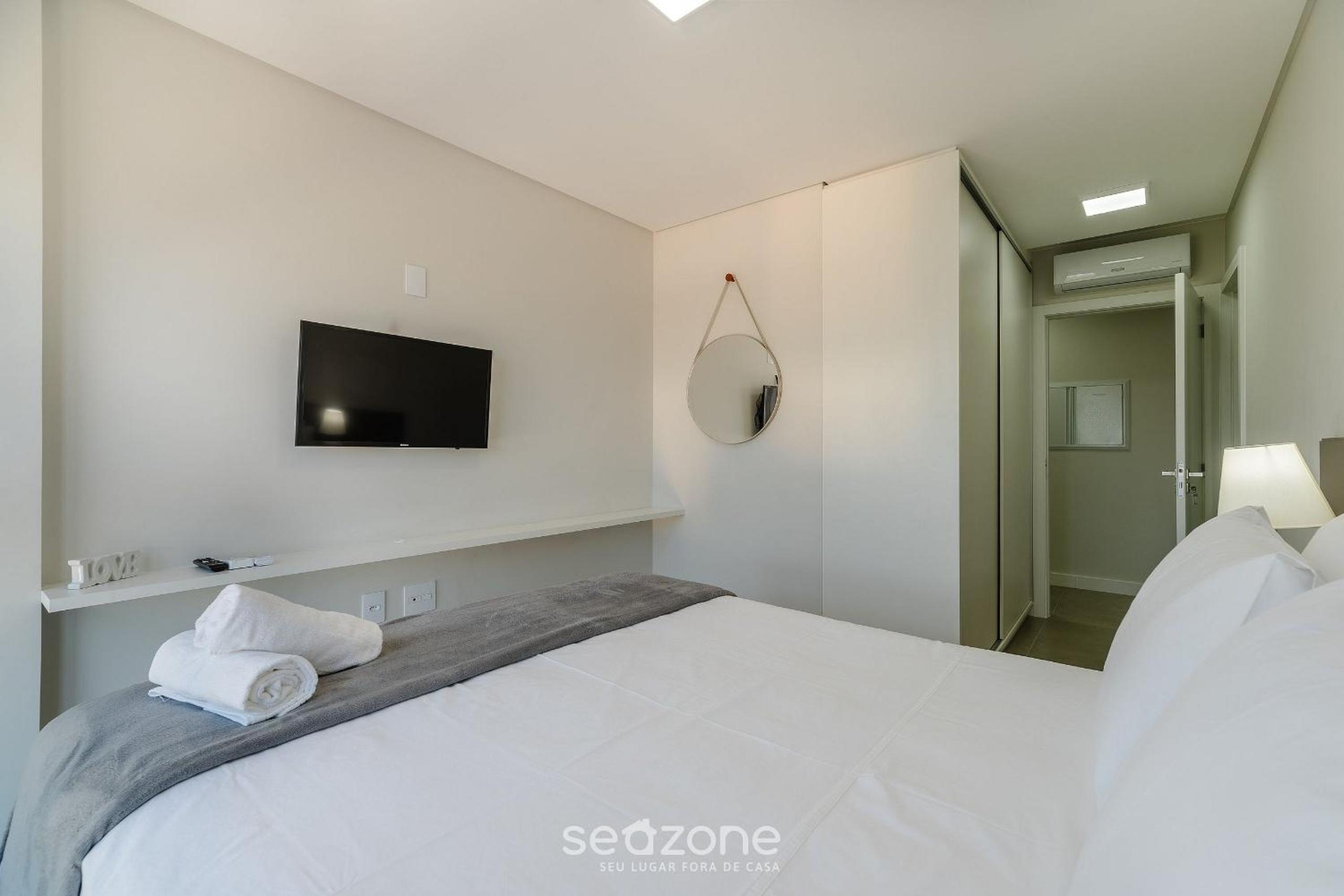Cond Apartments Vila do Lago in Jurerê - VLO