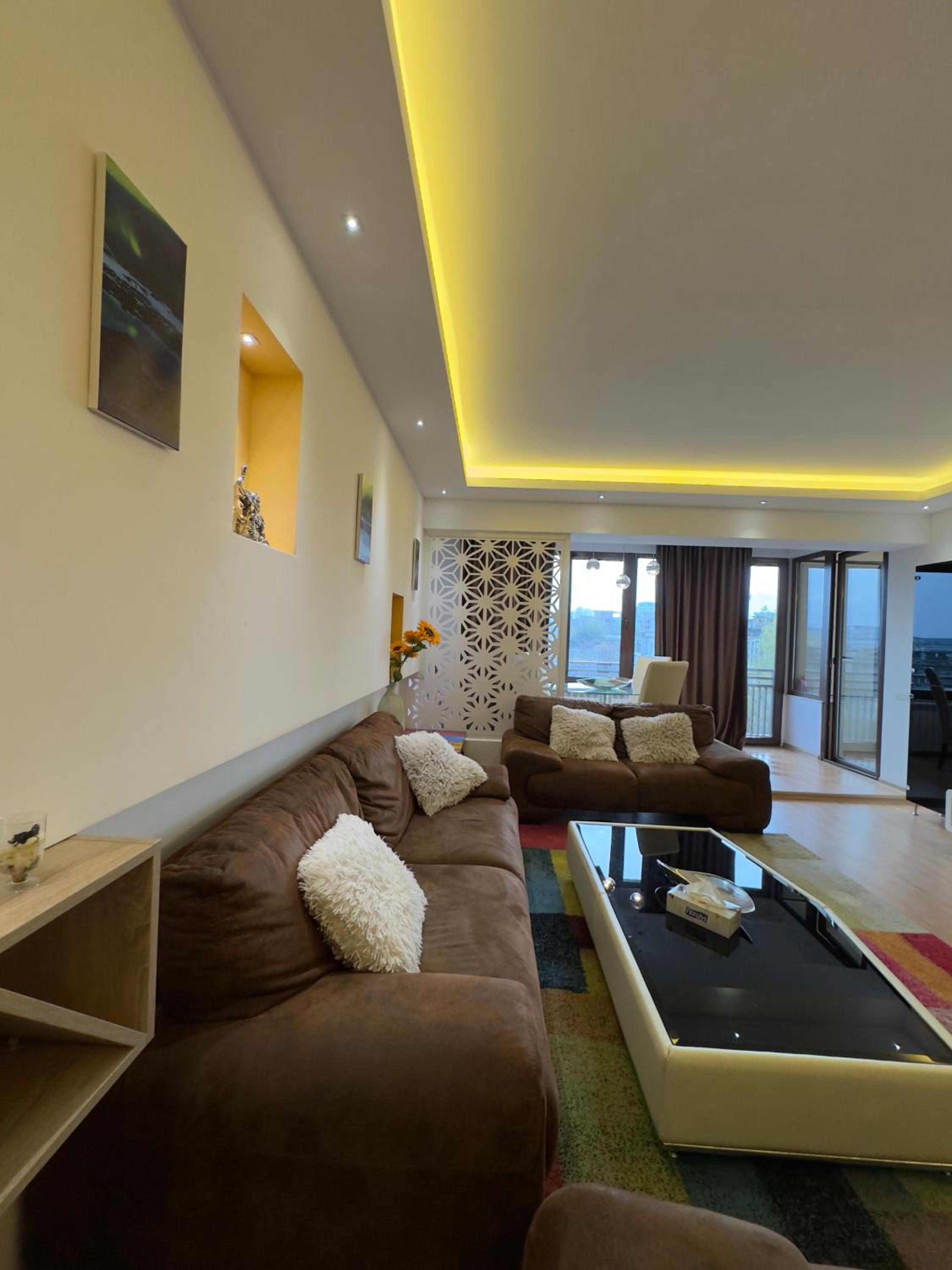Executive Flat by CHR Luxury Property en Bucharest — lounge