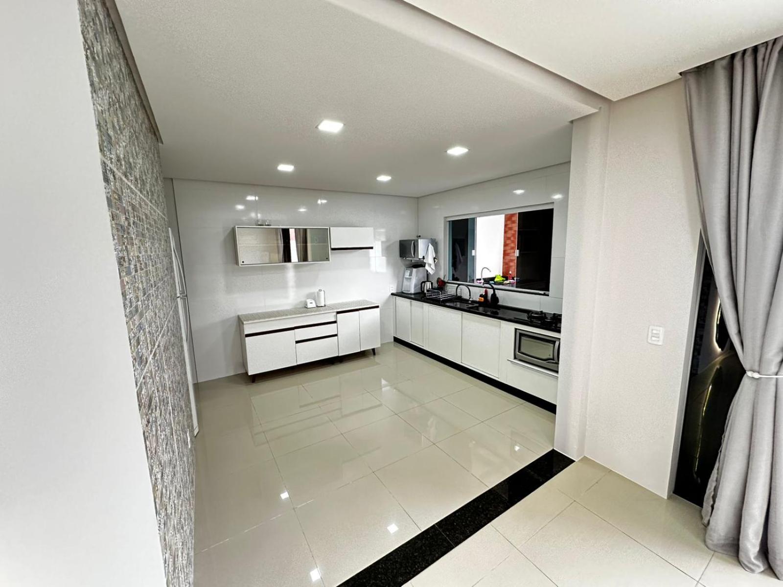 Casa Alto Padrão Com Piscina - Canasvieiras