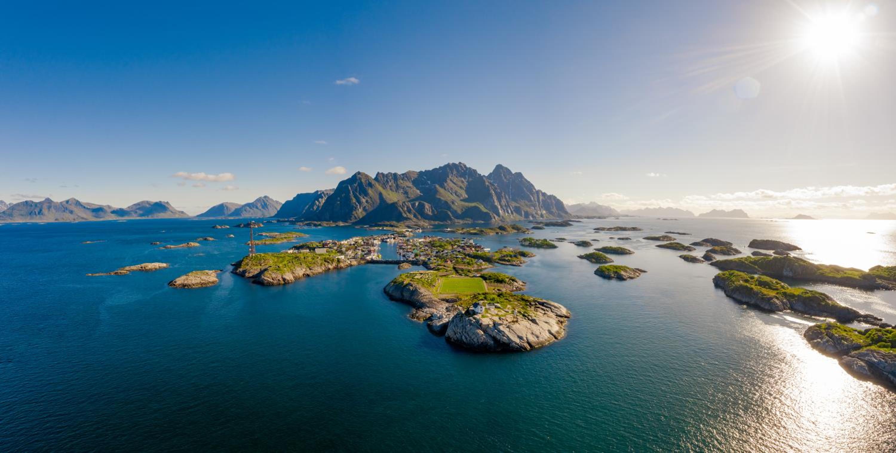 Sundet Lofoten - fjell- og havutsikt view 3