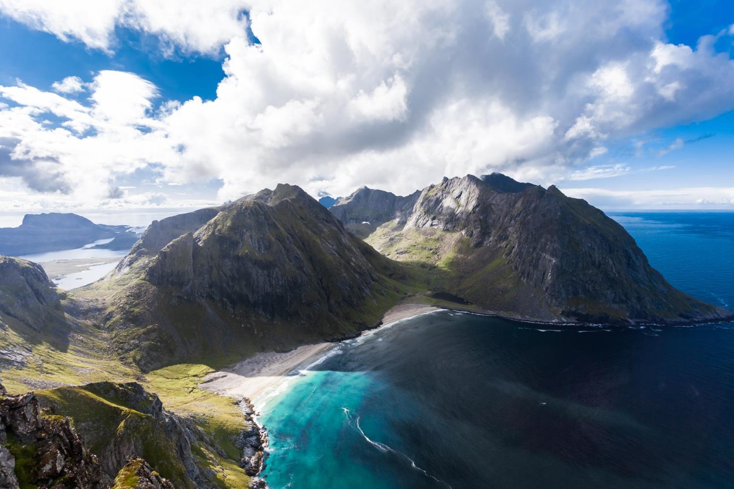 Sundet Lofoten - fjell- og havutsikt view 4