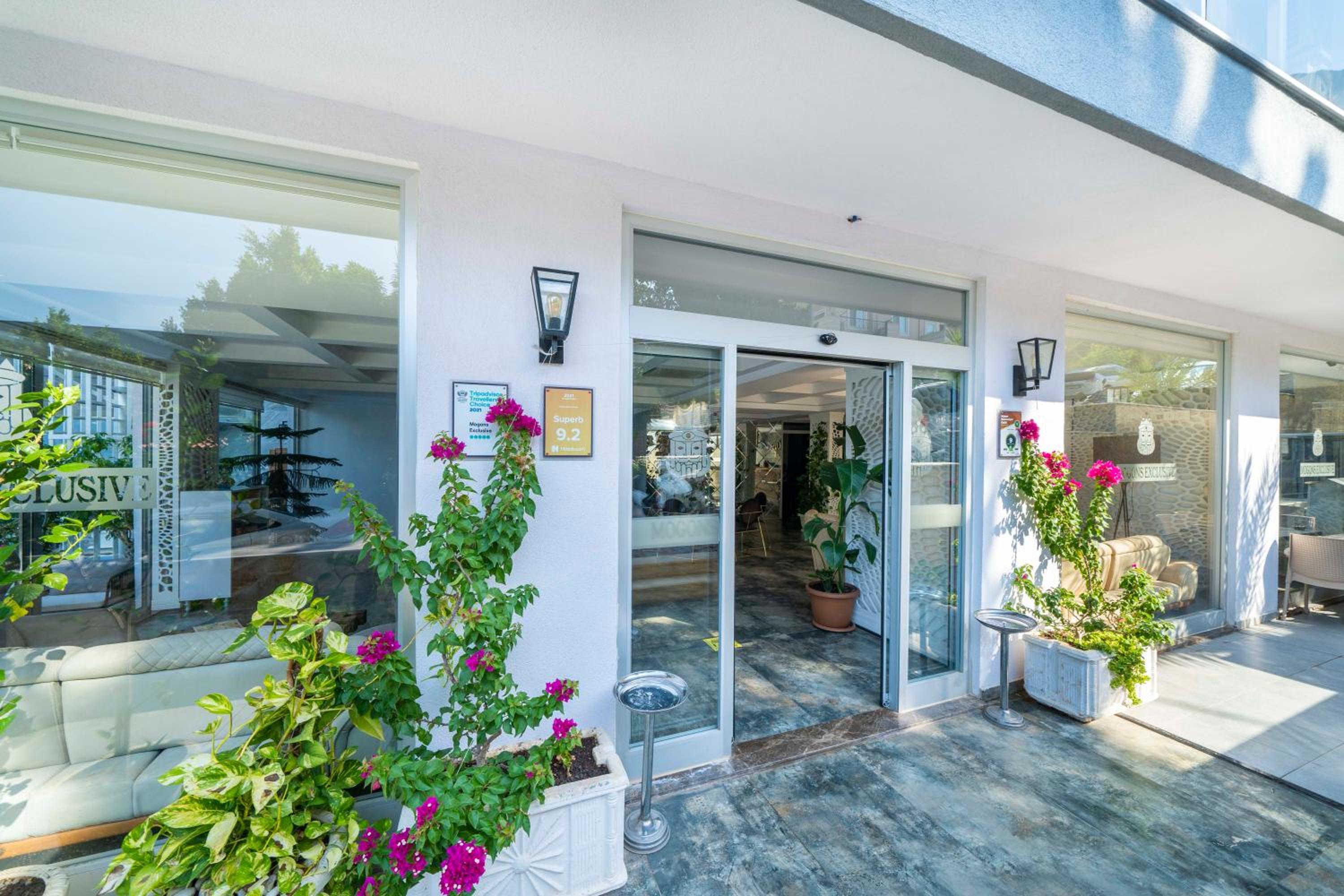 Mogons Exclusive Hotel - Image 28