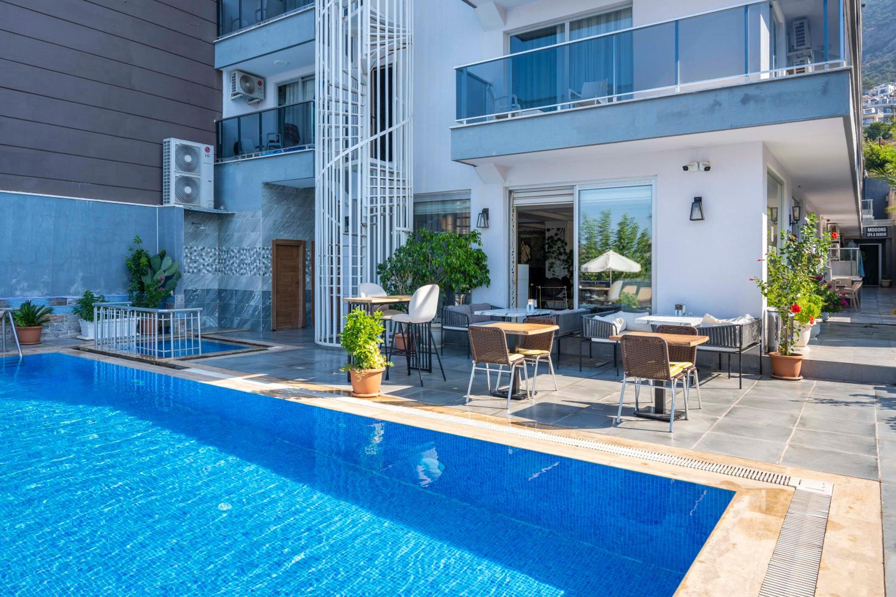 Mogons Exclusive Hotel - Image 32