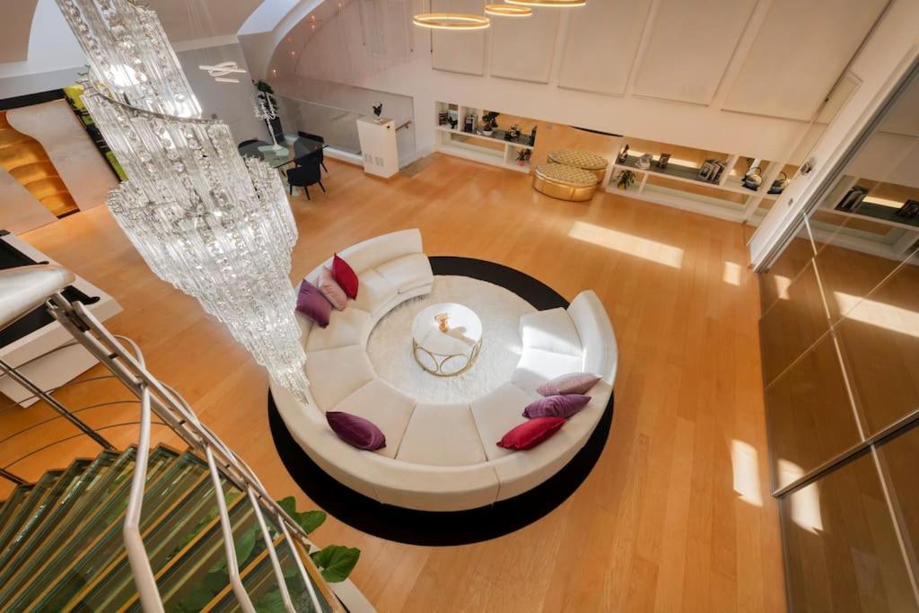 lounge