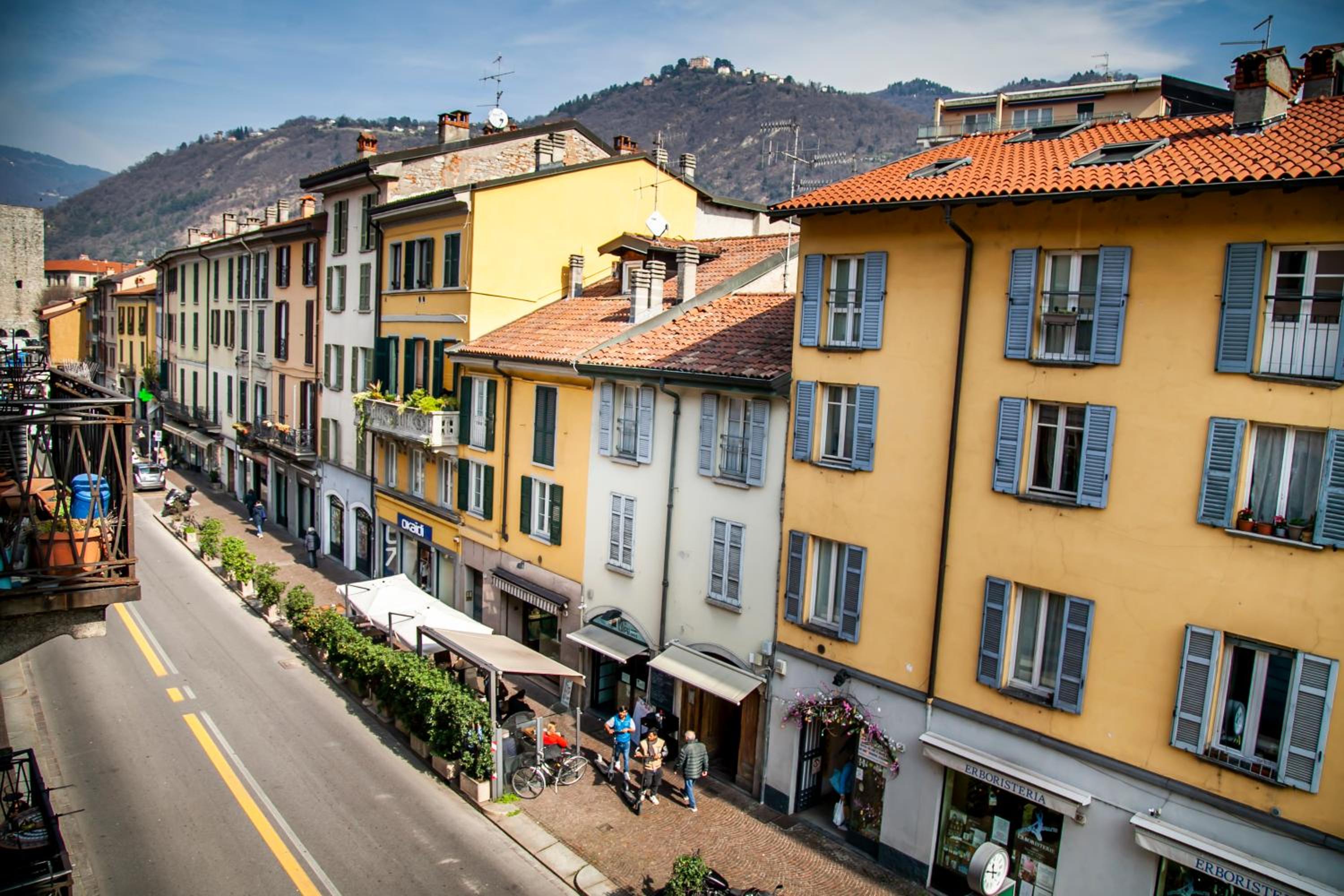 Suite Milano 76 view 2