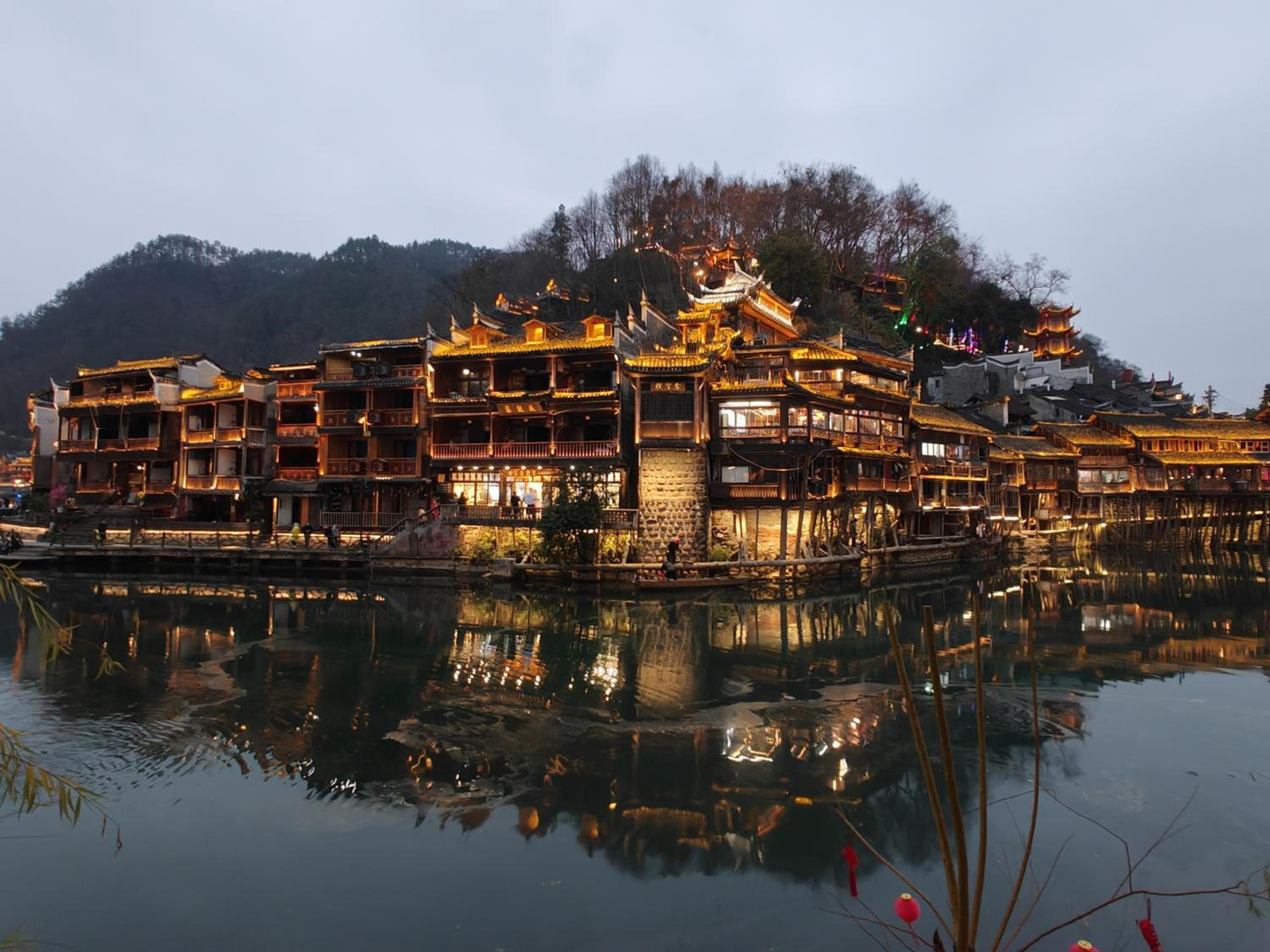 LQJ Riverside Guest House