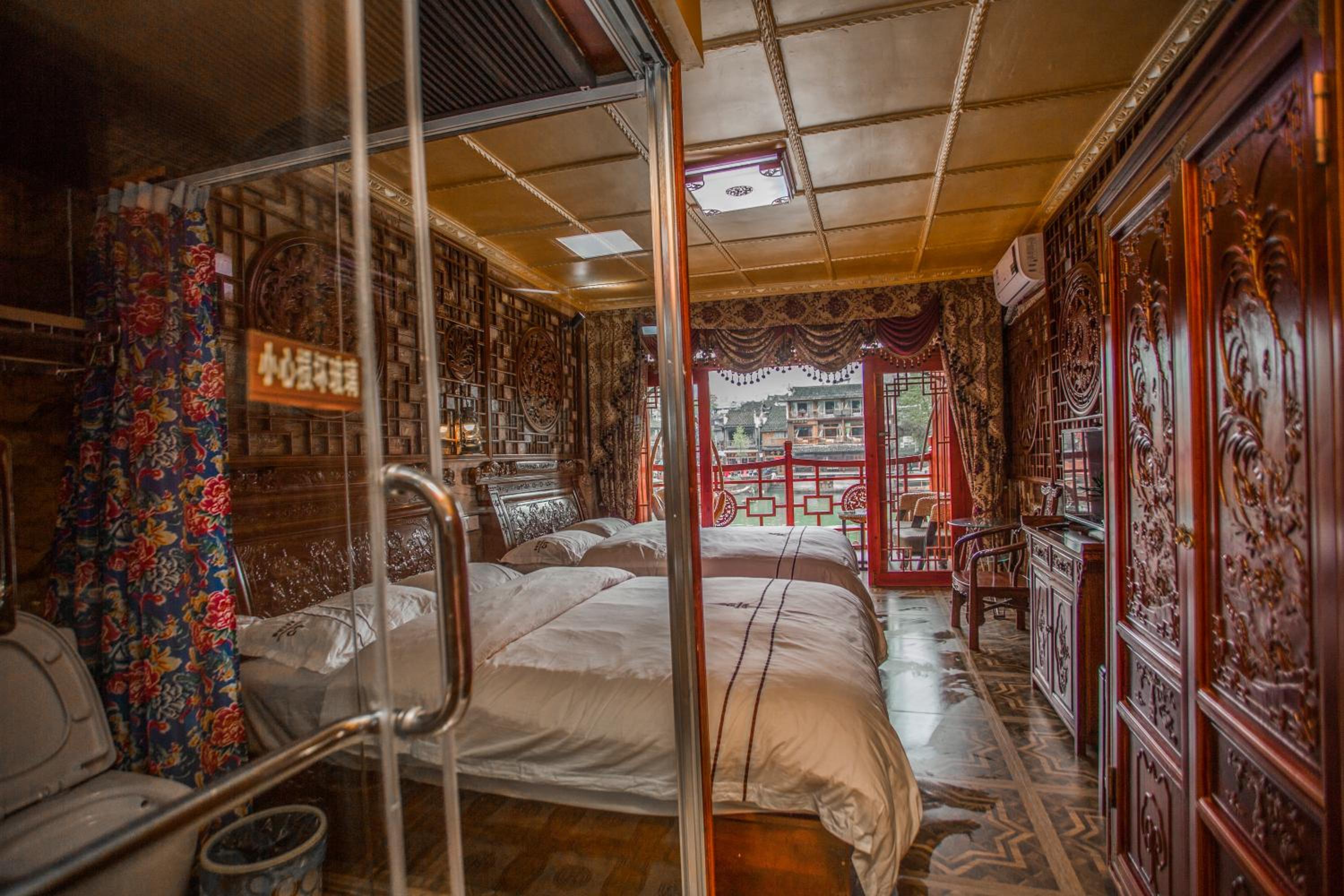 LQJ Riverside Guest House