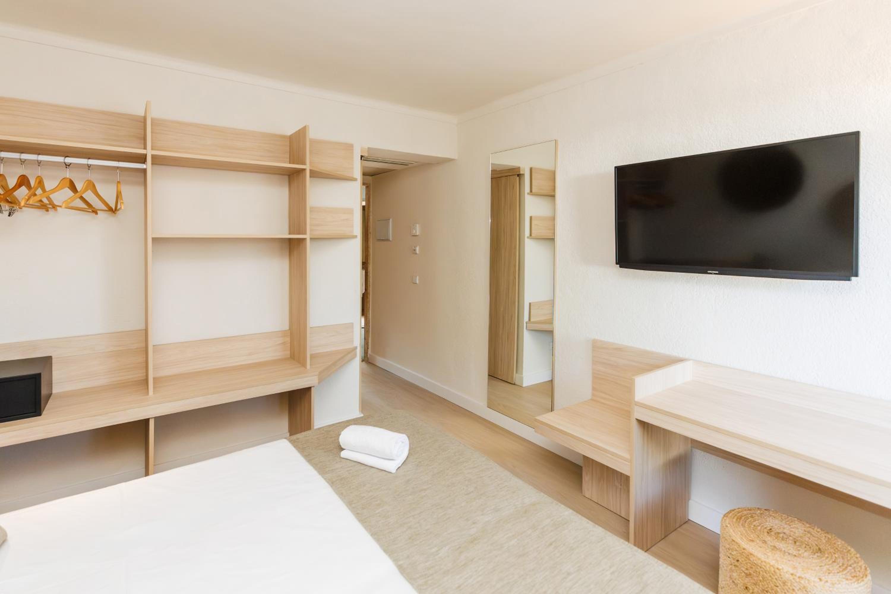 Cala Ratjada Vacations - HOTEL ALONDRA - Property Image 2