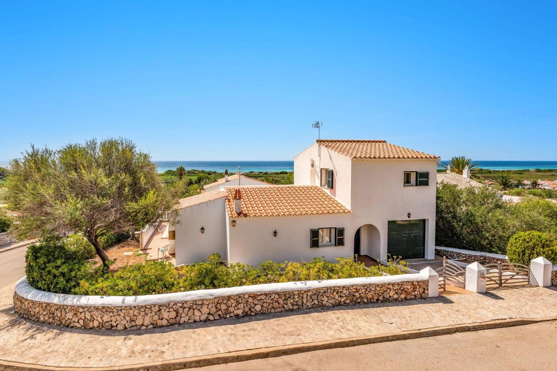 Villa Laurel by Villa Plus