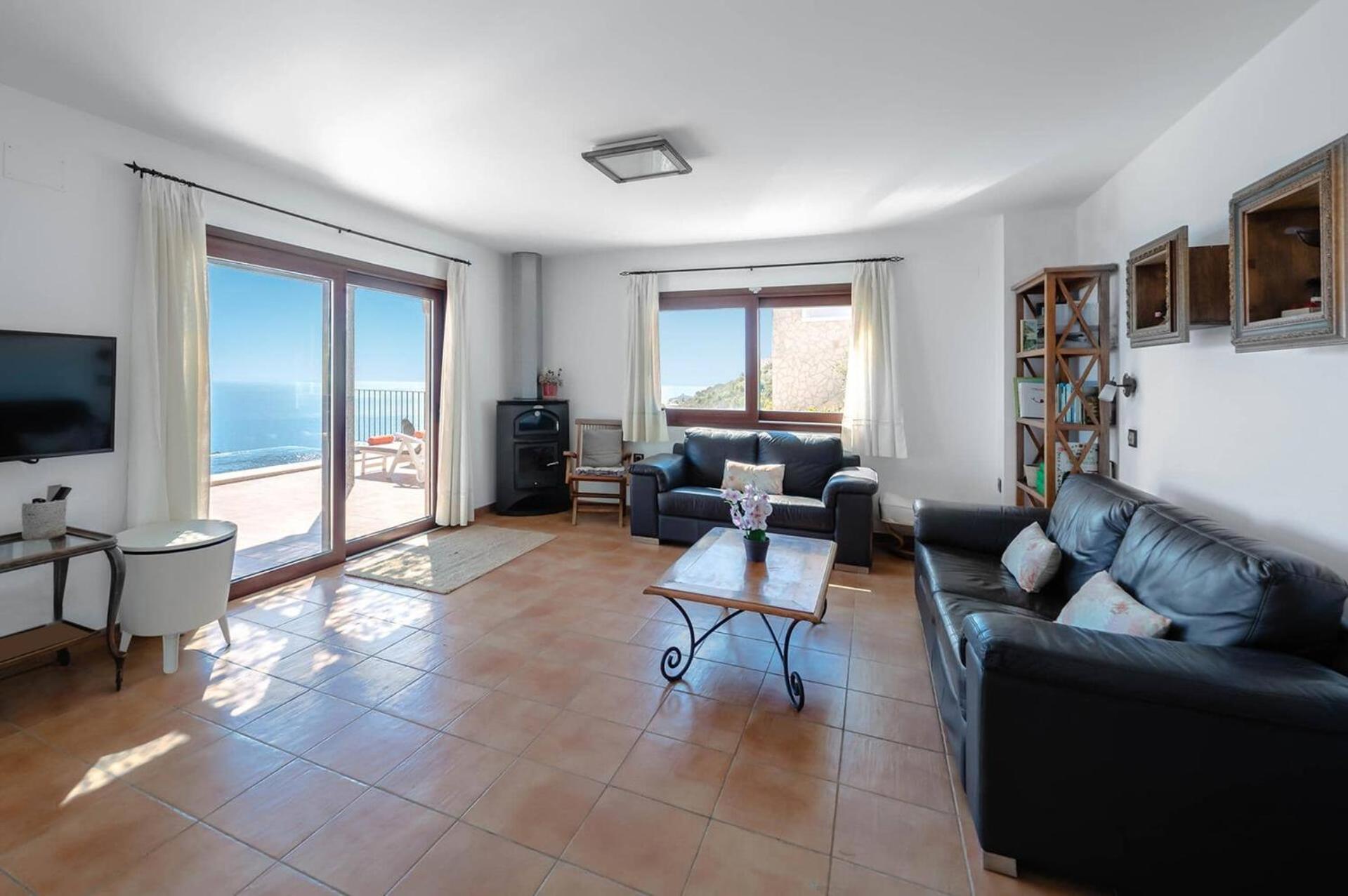 Villa Amanecer by Villa Plus