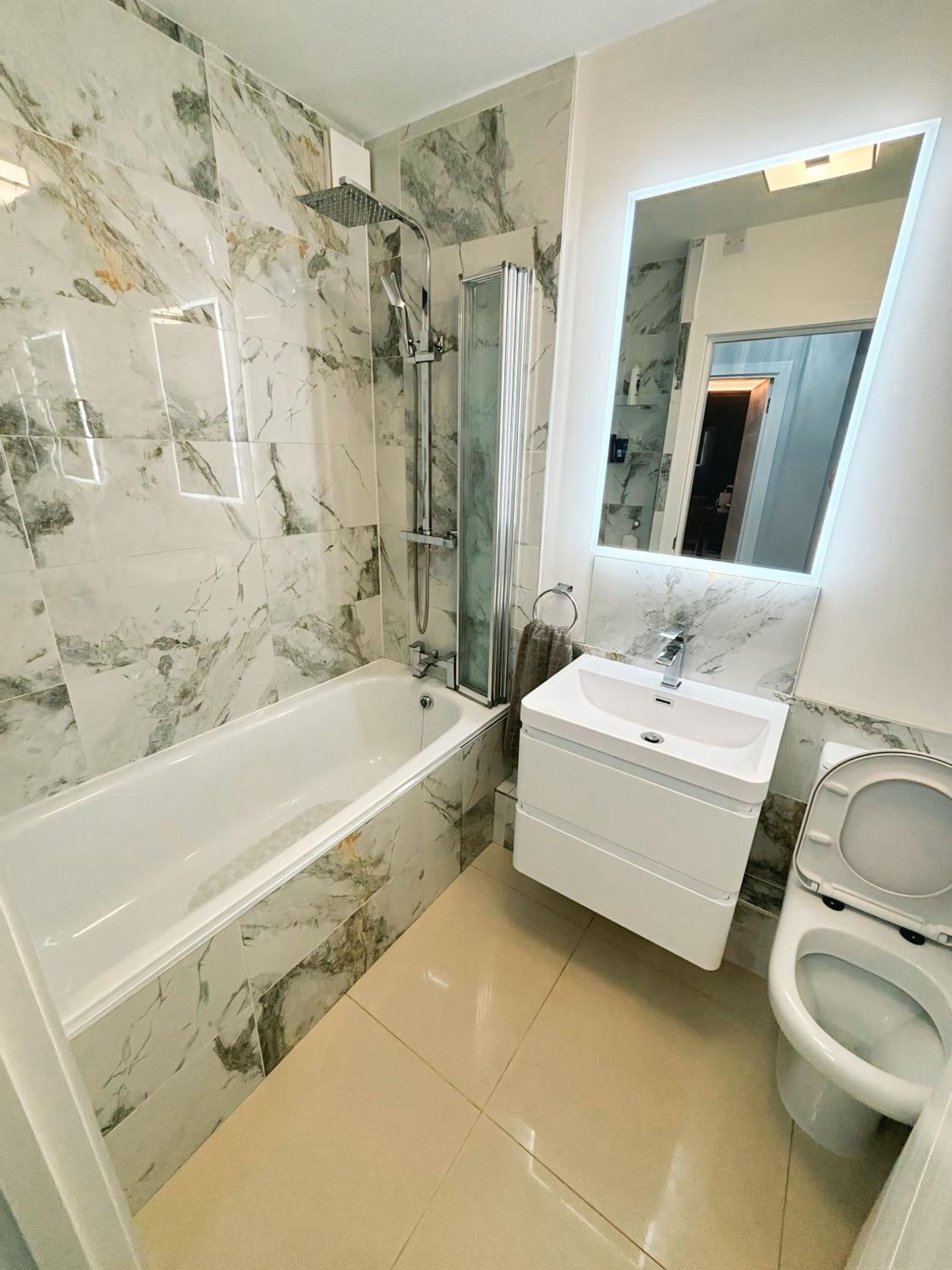 Double Bedroom in Clapham