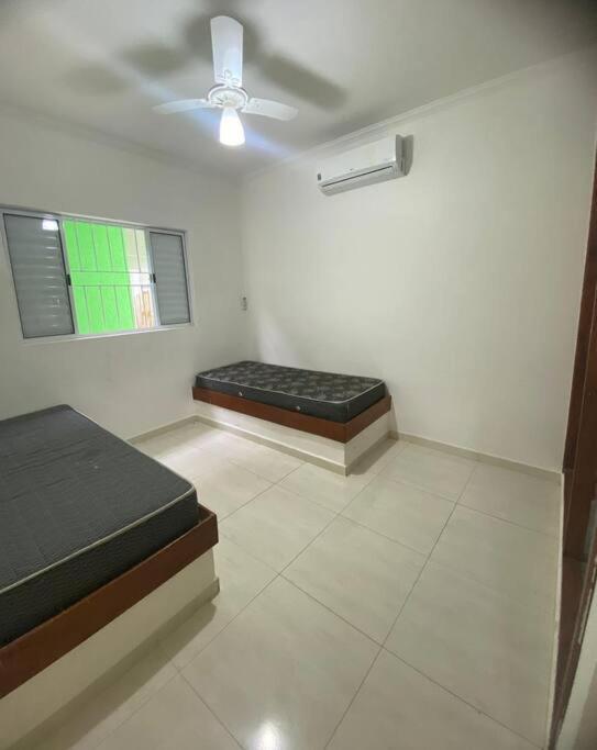 Casa pé na areia Caraguatatuba Praia Tabatinga