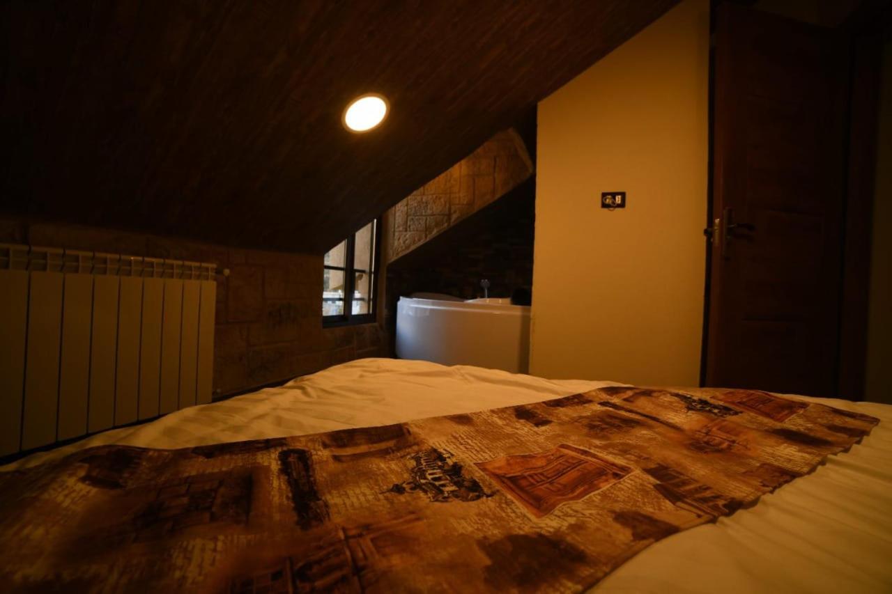 Rokwood faraya