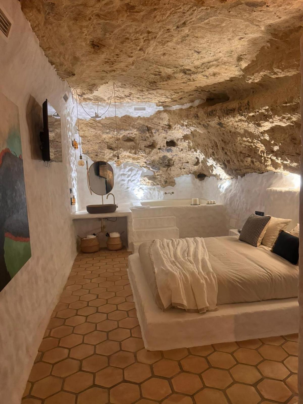 Laan Arcos, casa cueva