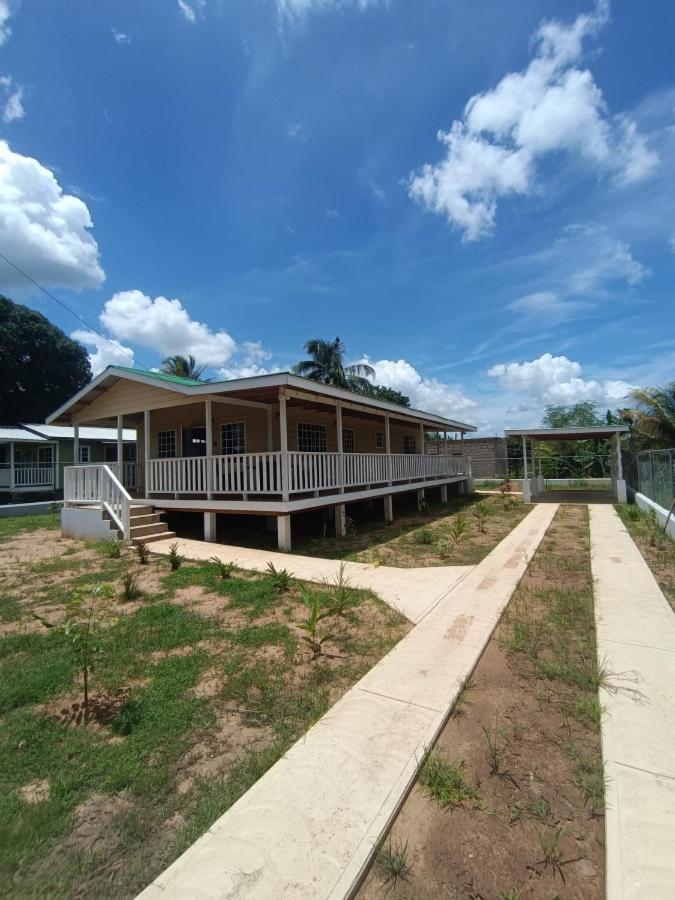 Elenas Modern 2BR Comfy Home